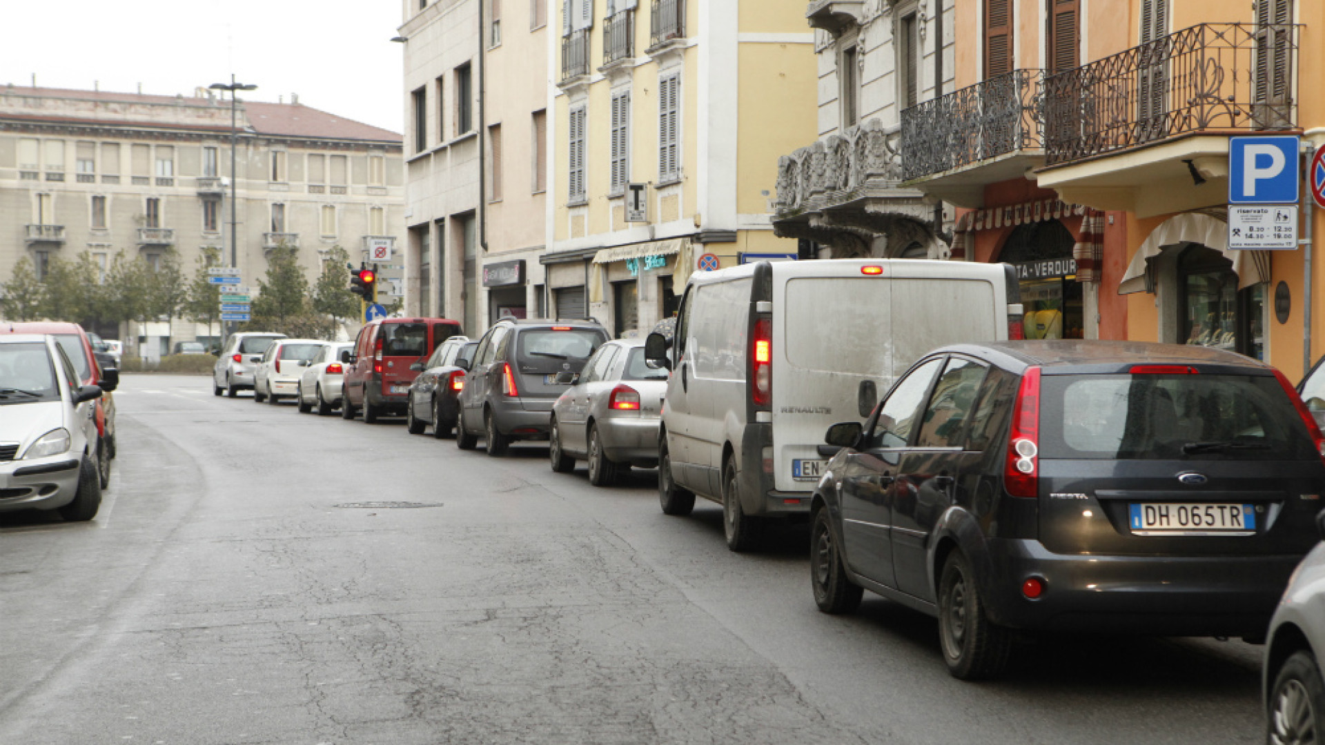 Immagine di Mercato auto in flessione: l’anno nero targato CR nella fotografia dell'Aci
