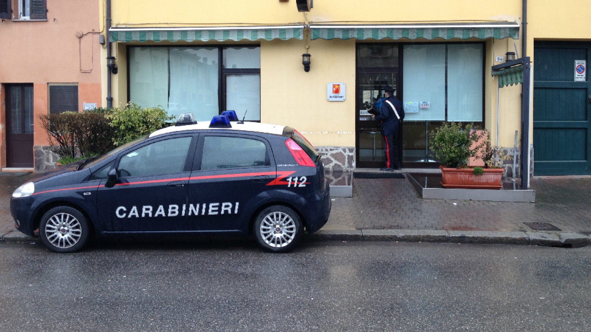 Immagine di Castelleone, denunciati un romeno e un ecuadoregno per un furto di 280 euro in un bar