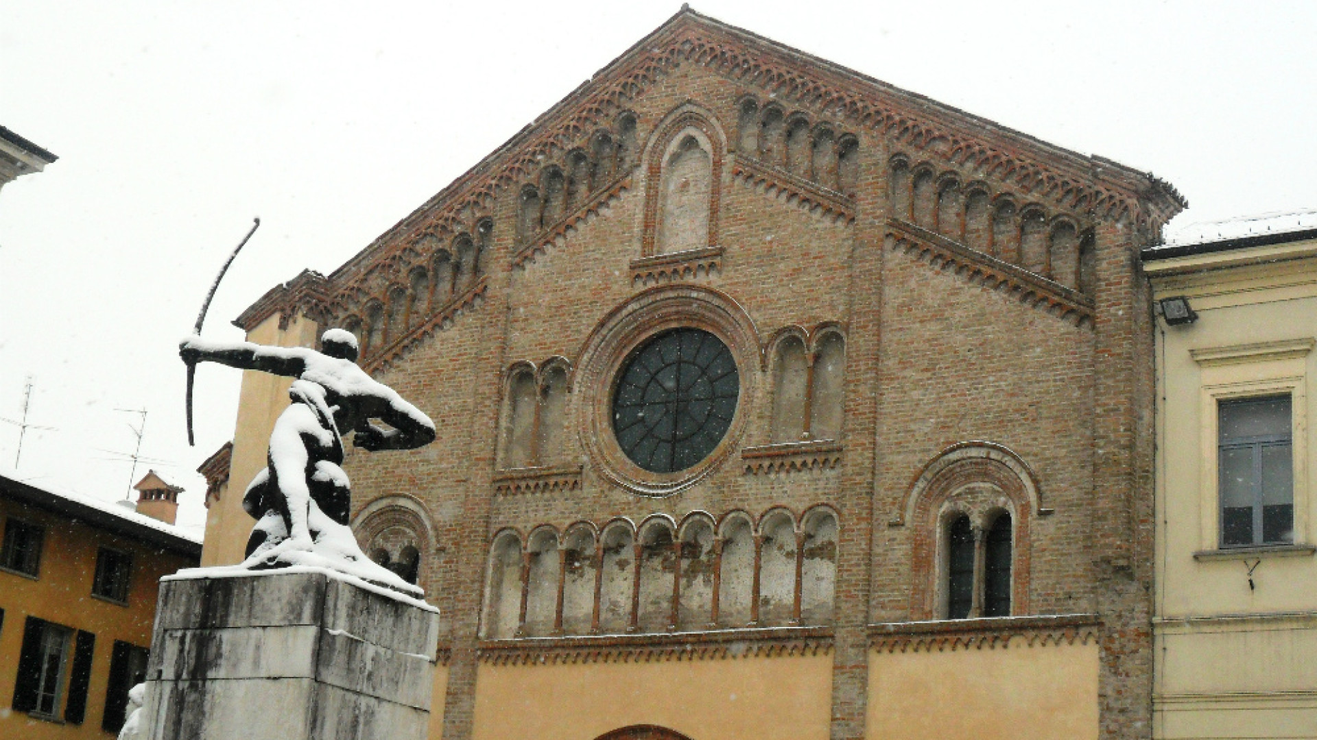 Immagine di Cappuccetto Rosso rivisitata in chiave Pop al San Domenico per la regia di Luxa Ciancia