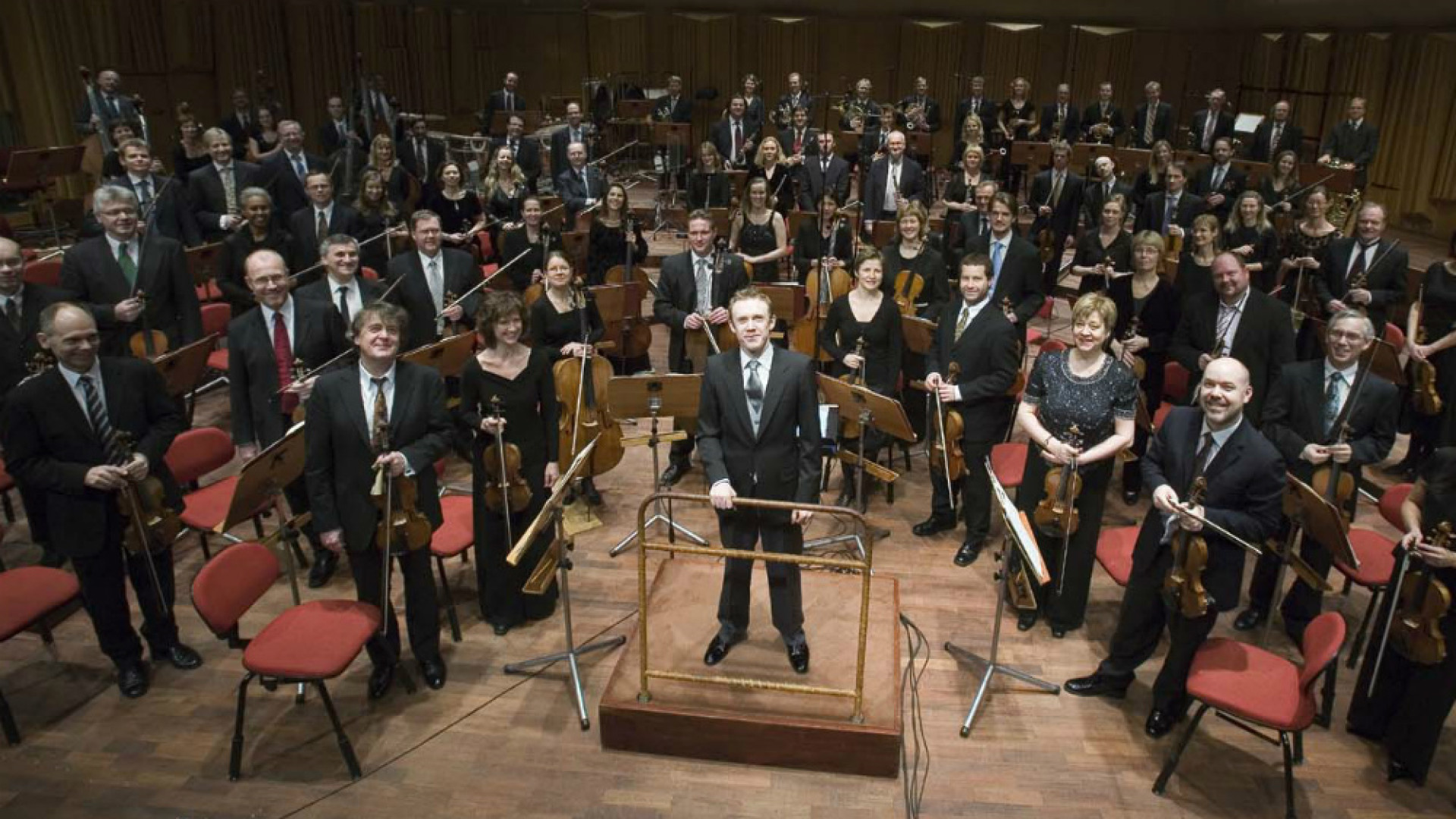 Immagine di Daniel Harding porta al Teatro Ponchielli La Swedish Radio Simphony Orchestra in programma brani di J.M.Kraus e G.Mahler