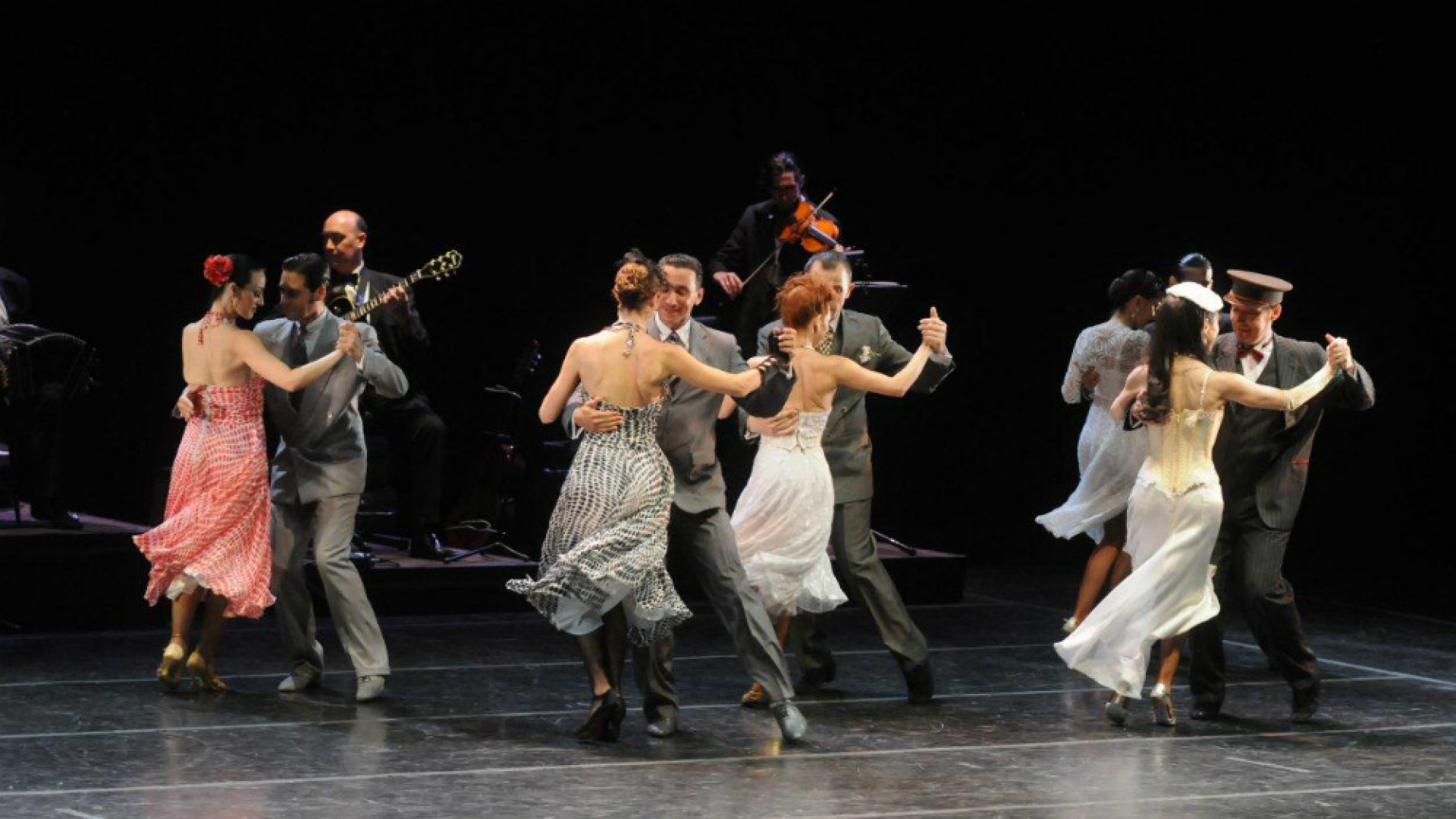 Immagine di L'aria di Buenos Aires a Cremona Tango&Noche, prima nazionale al Ponchielli Domenica 17 marzo lo spettacolo di danza