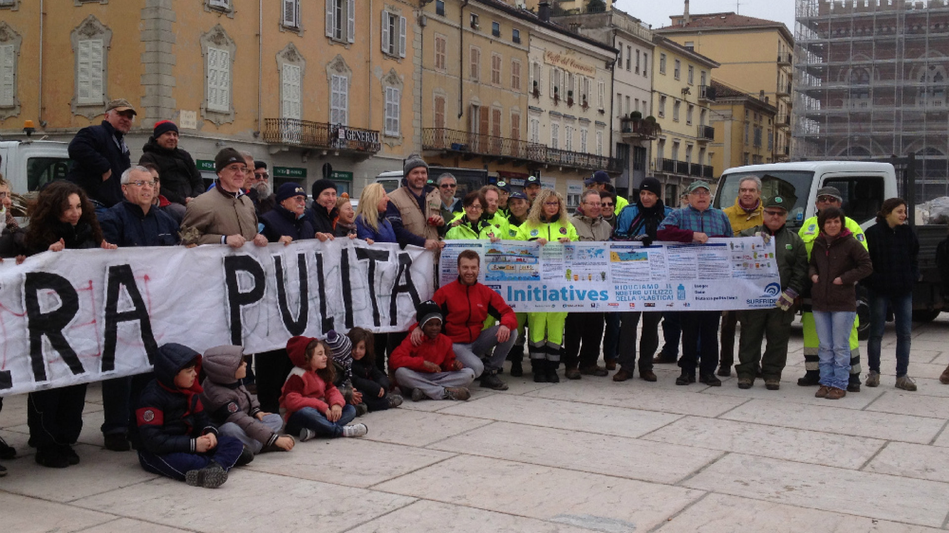 Immagine di Casalmaggiore green, un successo per l'iniziativa "Primavera Pulita" Oltre 100 volontari sul Listone