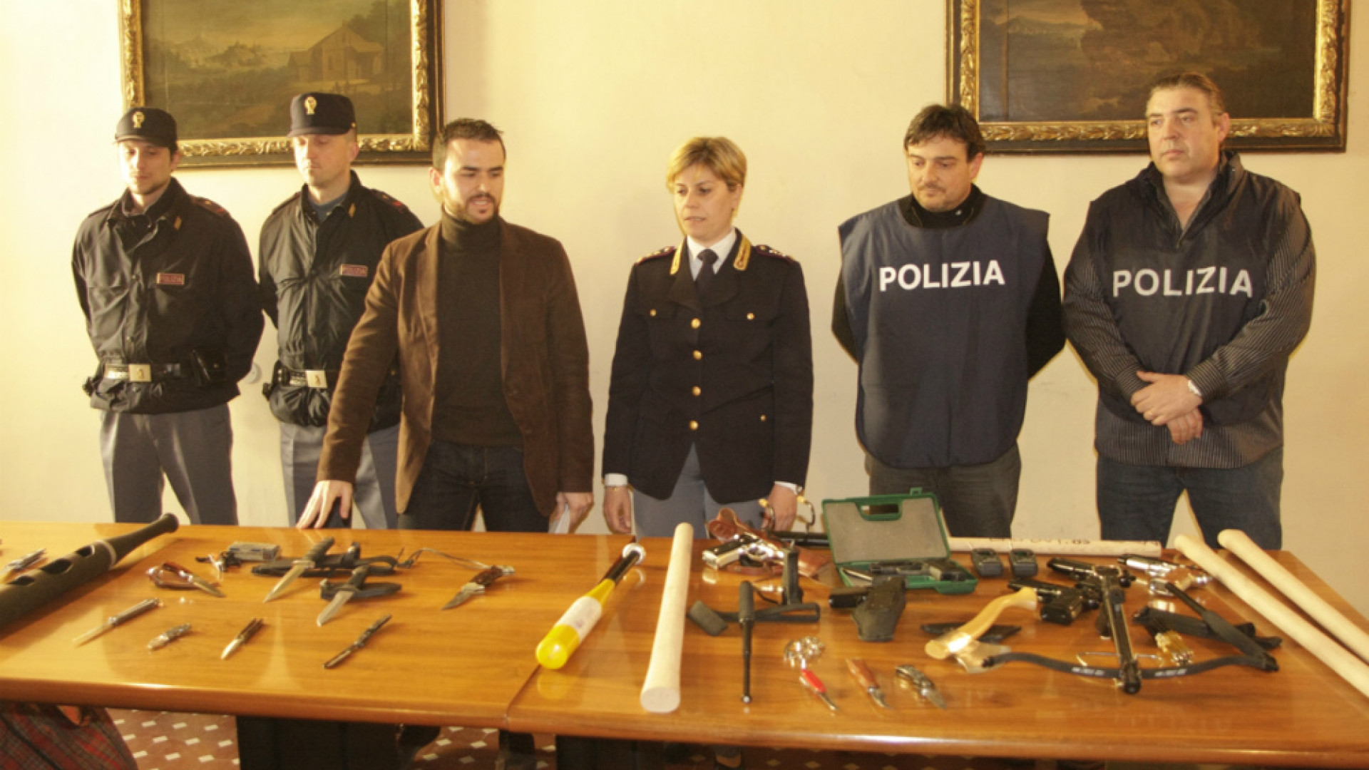 Immagine di Rissa fra bande rivali di bikers, altro blitz della Polizia: 9 indagati. Sequestrate mazze, fionde e pistole scacciacani
