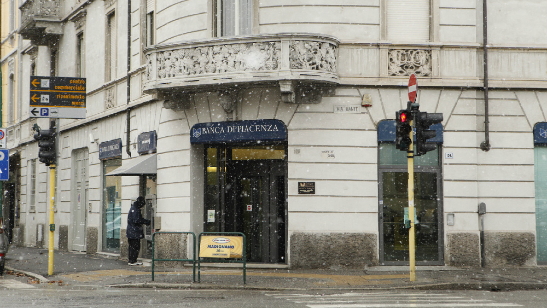 Immagine di Ricavi e credito in forte discesa anche le banche sentono la crisi Grossi(Uil):"Costi poco sostenibili"