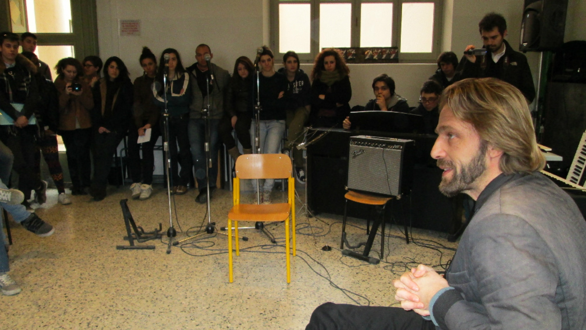 Immagine di L'attore e musicista Giulio Casale arriva al Liceo Anguissola di Cremona per raccontare l'opera di Gaber