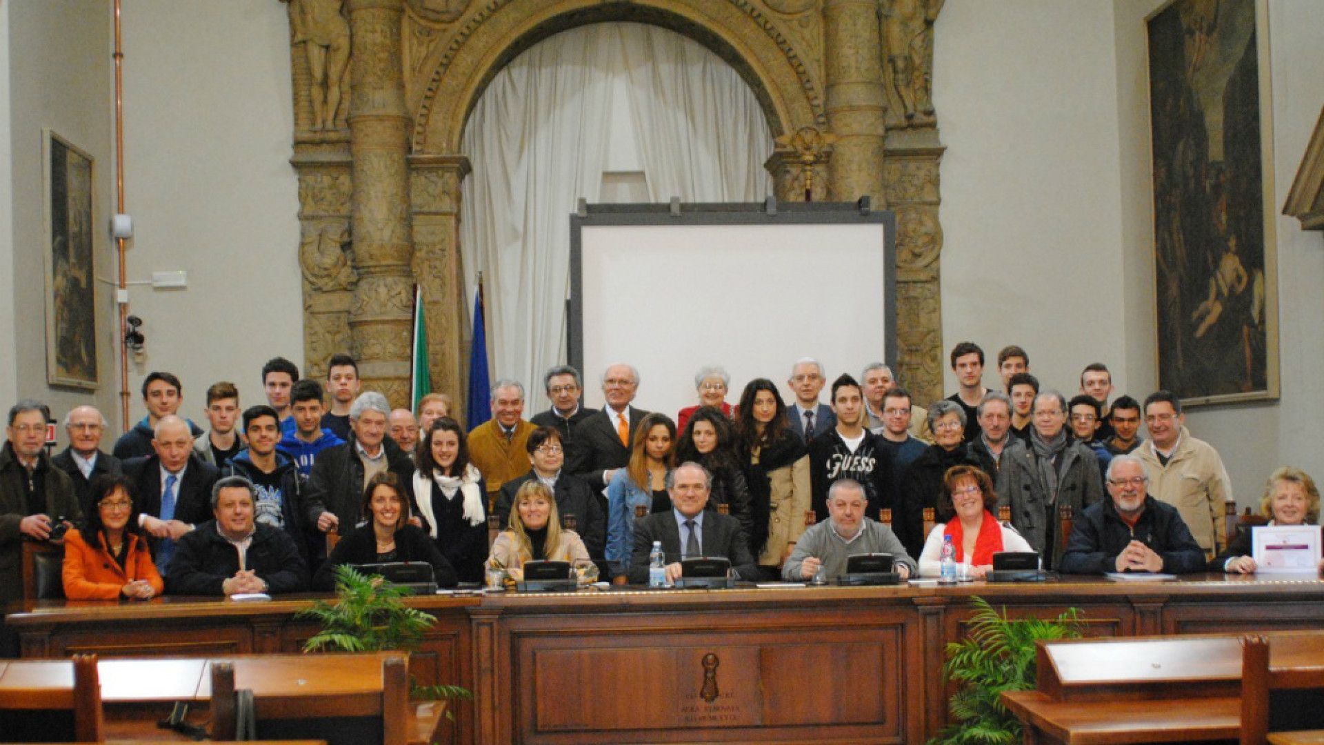 Immagine di Nonni su Internet, gli studenti del Beltrami insegnano agli anziani a navigare in rete