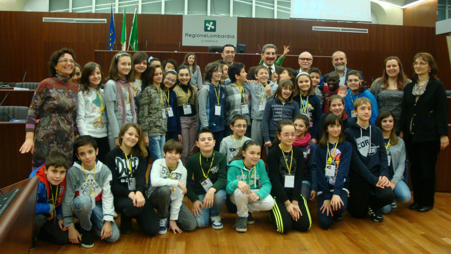 Immagine di Gli studenti di Bagnolo cremasco visitano il Consiglio regionale: accolti dal presidente del Consiglio Cattaneo e dal consigliere Alloni