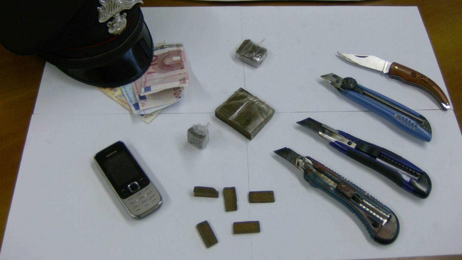 Immagine di Spacciava di fronte all'oratorio di Cascine Gandini Marocchino di 34 anni arrestato dai carabinieri In casa aveva quasi un etto di stupefacenti
