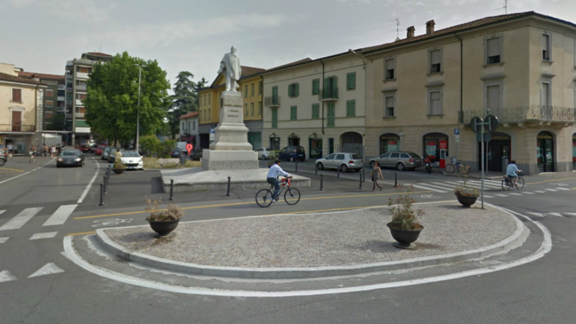 Immagine di Piazza Garibaldi più sicura e luminosa Presto completato il potenziamento Secondo il progetto previsto dal Comune