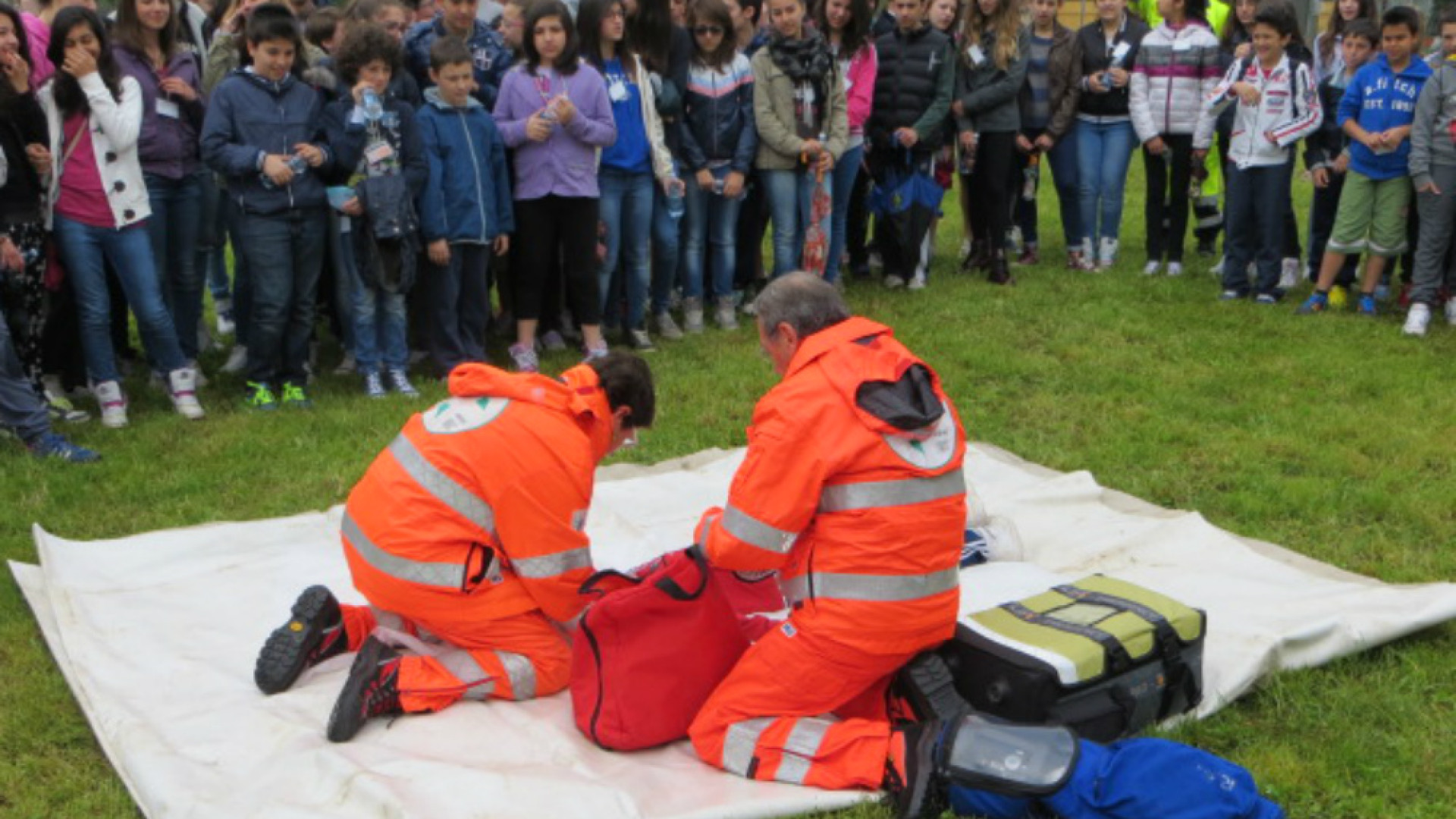Immagine di Offanengo, il Gruppo San Marco incontra i ragazzi per vivere una giornata con la Protezione Civile 150 alunni coinvolti nelle esercitazioni su campo