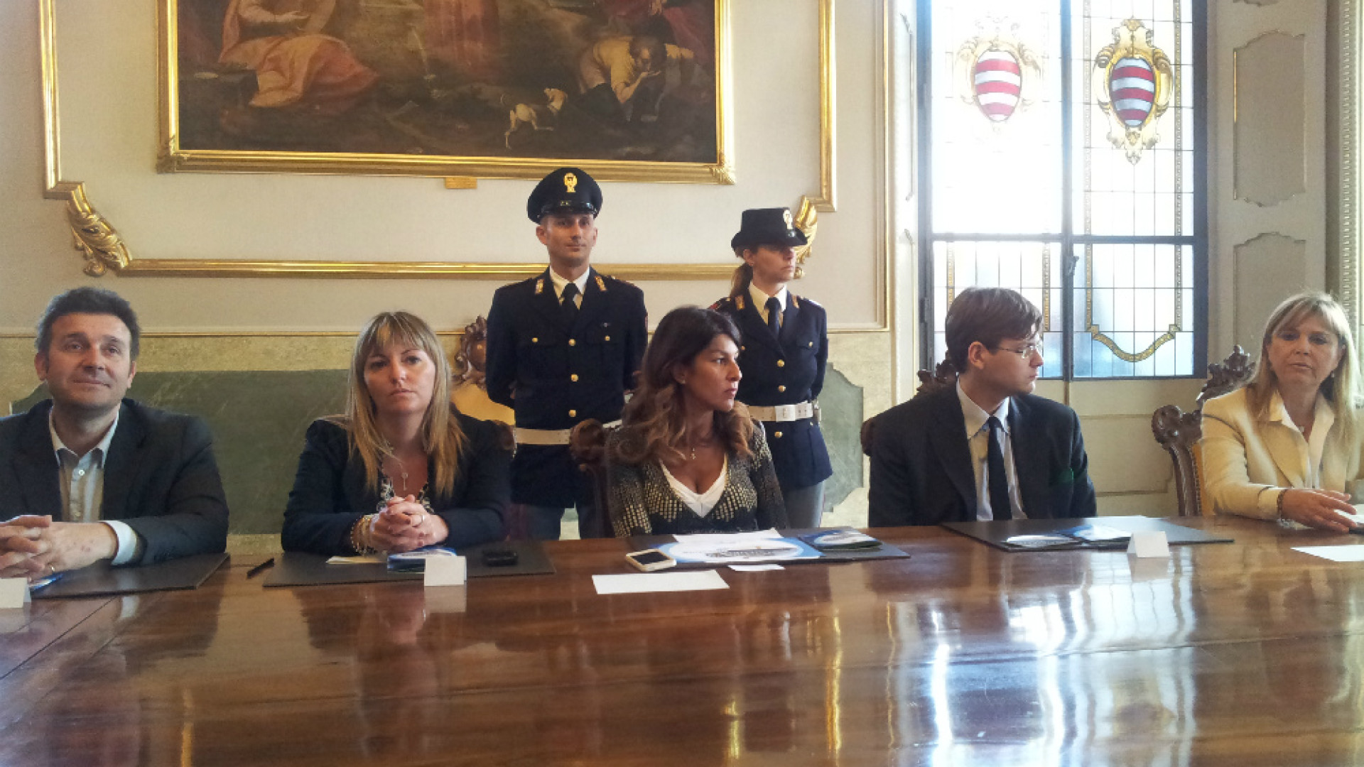 Immagine di “Io viaggio sicuro”, iniziativa della Polizia stradale per la sicurezza dei bimbi in auto