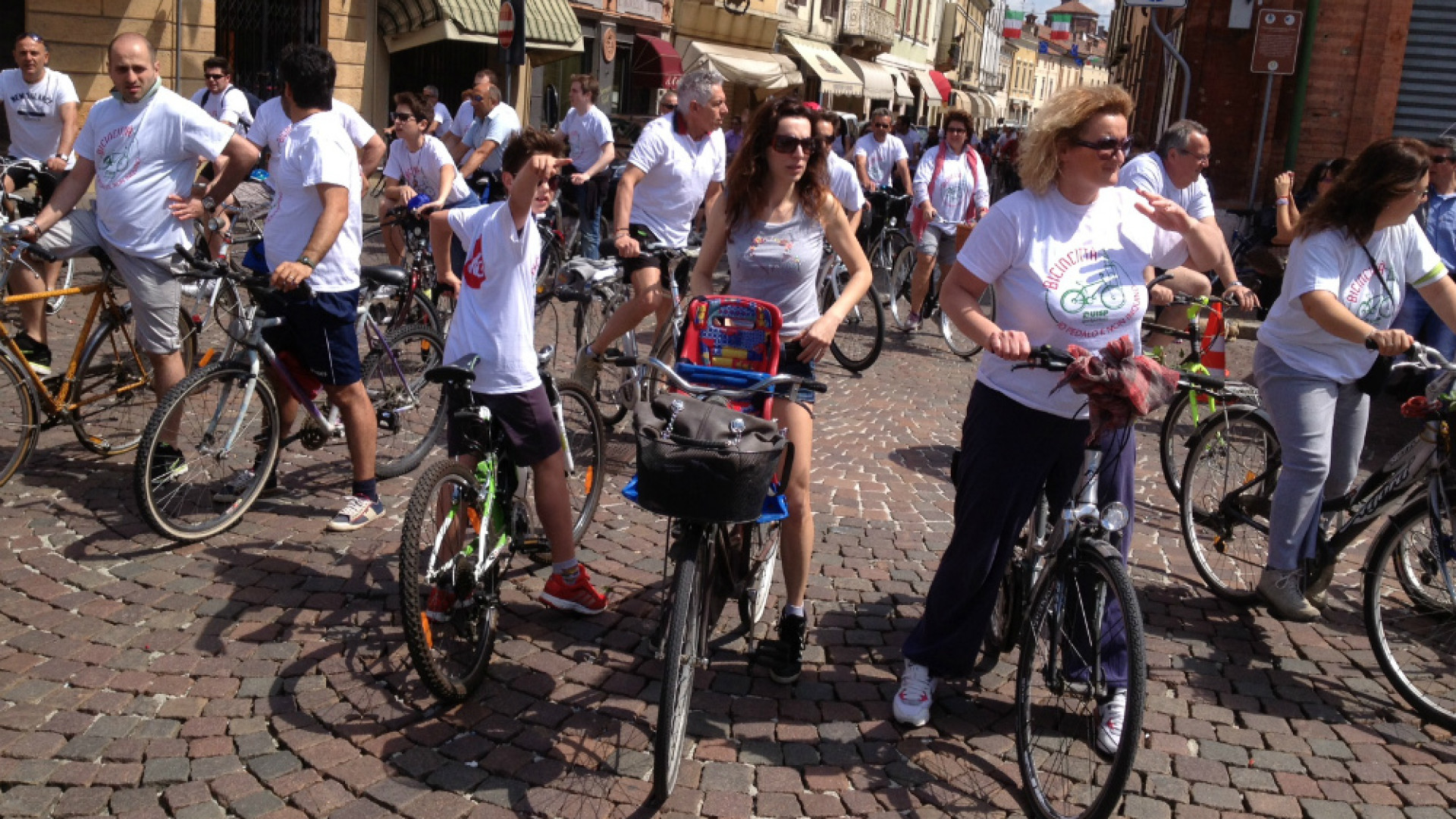 Immagine di Festa dell'Europa, Bicincittà porta a Casalmaggiore un buon numero di partecipanti