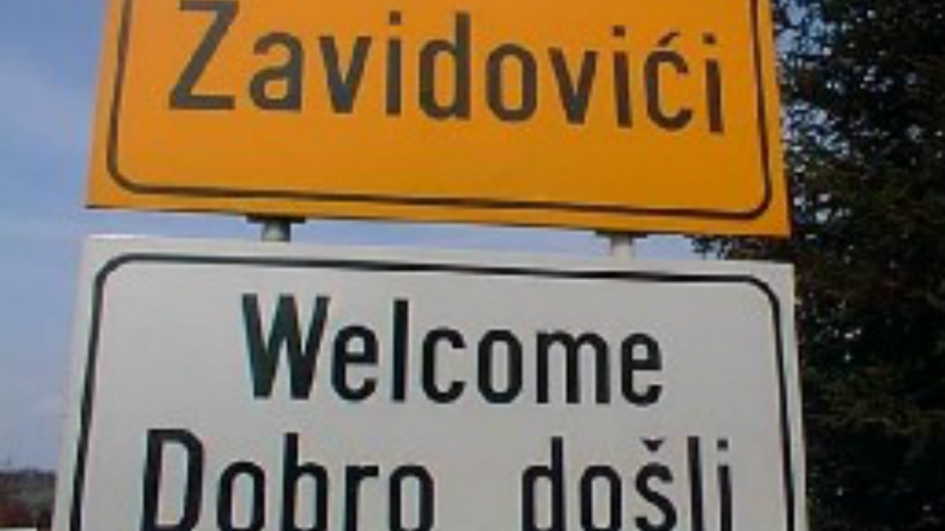 Immagine di A 10 anni dall'uccisione di Moreni delegazione cremonese in Bosnia A Zavidovici monumento per i volontari