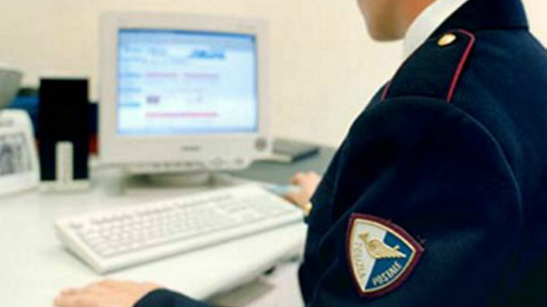 Immagine di Attacchi e violazione di sistemi informatici a segno quattro arresti e sei denunce perquisizioni e sequestri anche a Crema