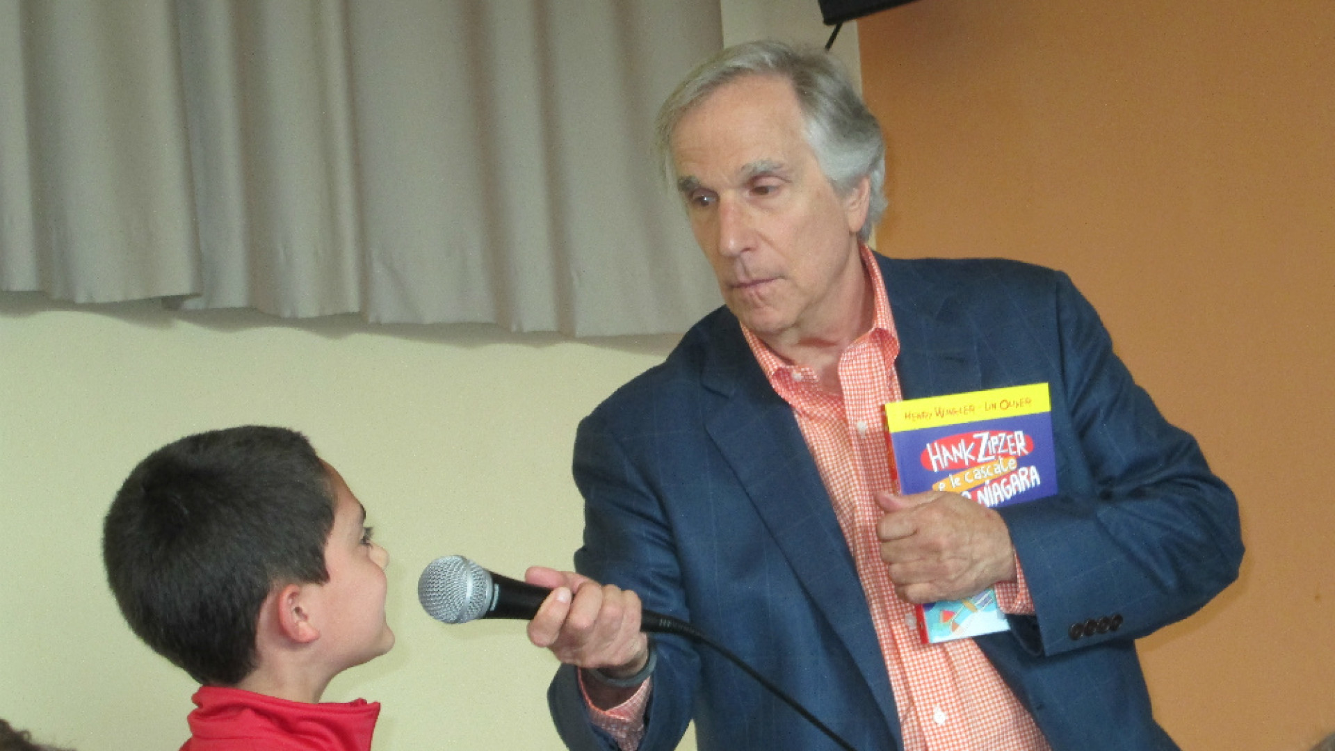 Immagine di "Fonzie" ospite cremasco per un giorno Henry Winkler si racconta in un libro che parla di dislessia, coraggio e fiducia
