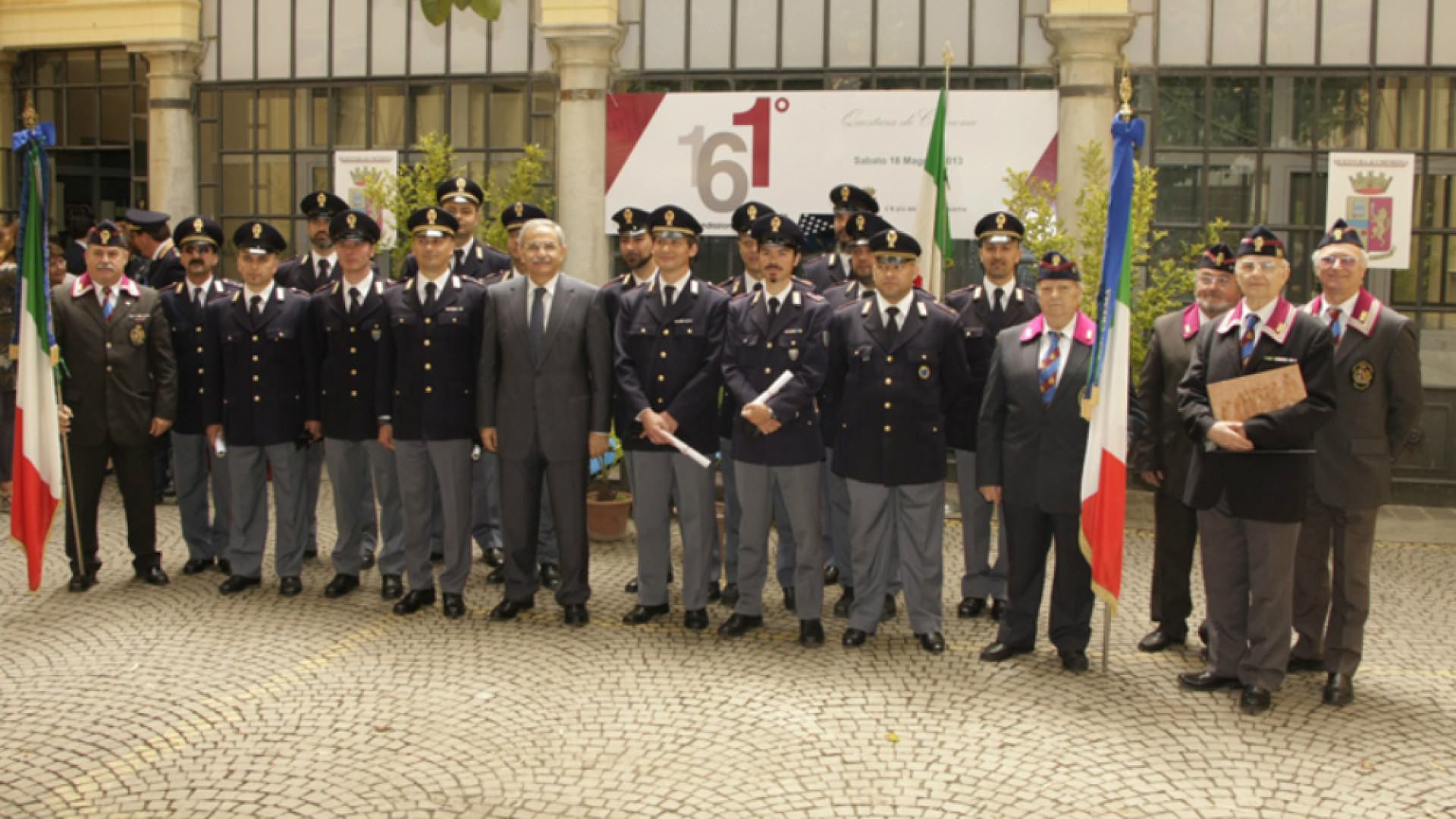 Immagine di Festa della Polizia 2013 cerimonia sobria in Questura Premiati 16 agenti