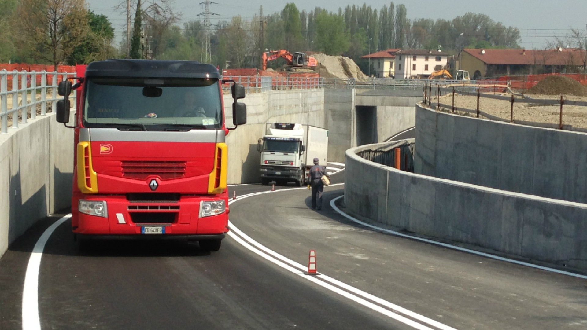 Immagine di Crema, da oggi stop ai tir in via Indipendenza