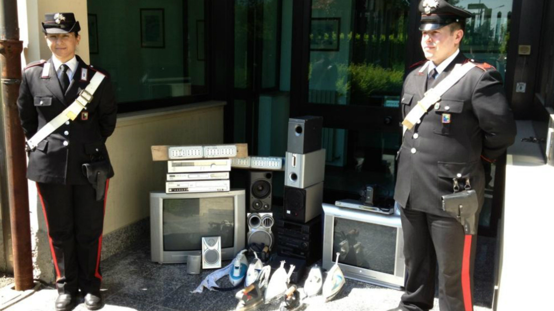 Immagine di Rivolta d'Adda, furto alla piazzola ecologica: due marocchini denunciati