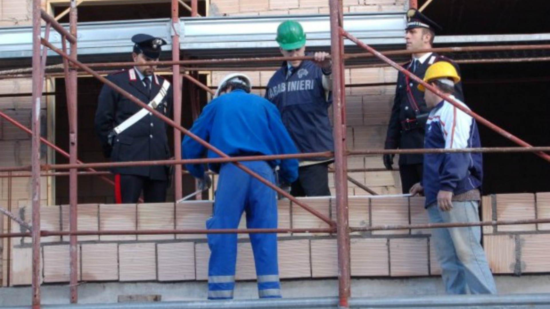 Immagine di Manodopera sempre più in nero In tre mesi 111 ispezioni, oltre la metà dei lavoratori è senza contratto