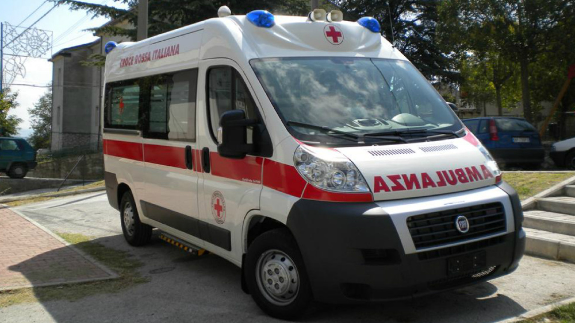 Immagine di Vescovato, imbianchino cade da una scala: ricoverato in gravi condizioni all'ospedale