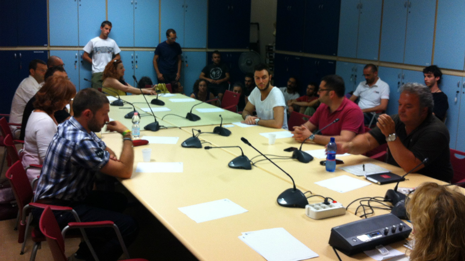 Immagine di I ragazzi del Kavarna in Comune per assistere ad una seduta della Commissione Periferie