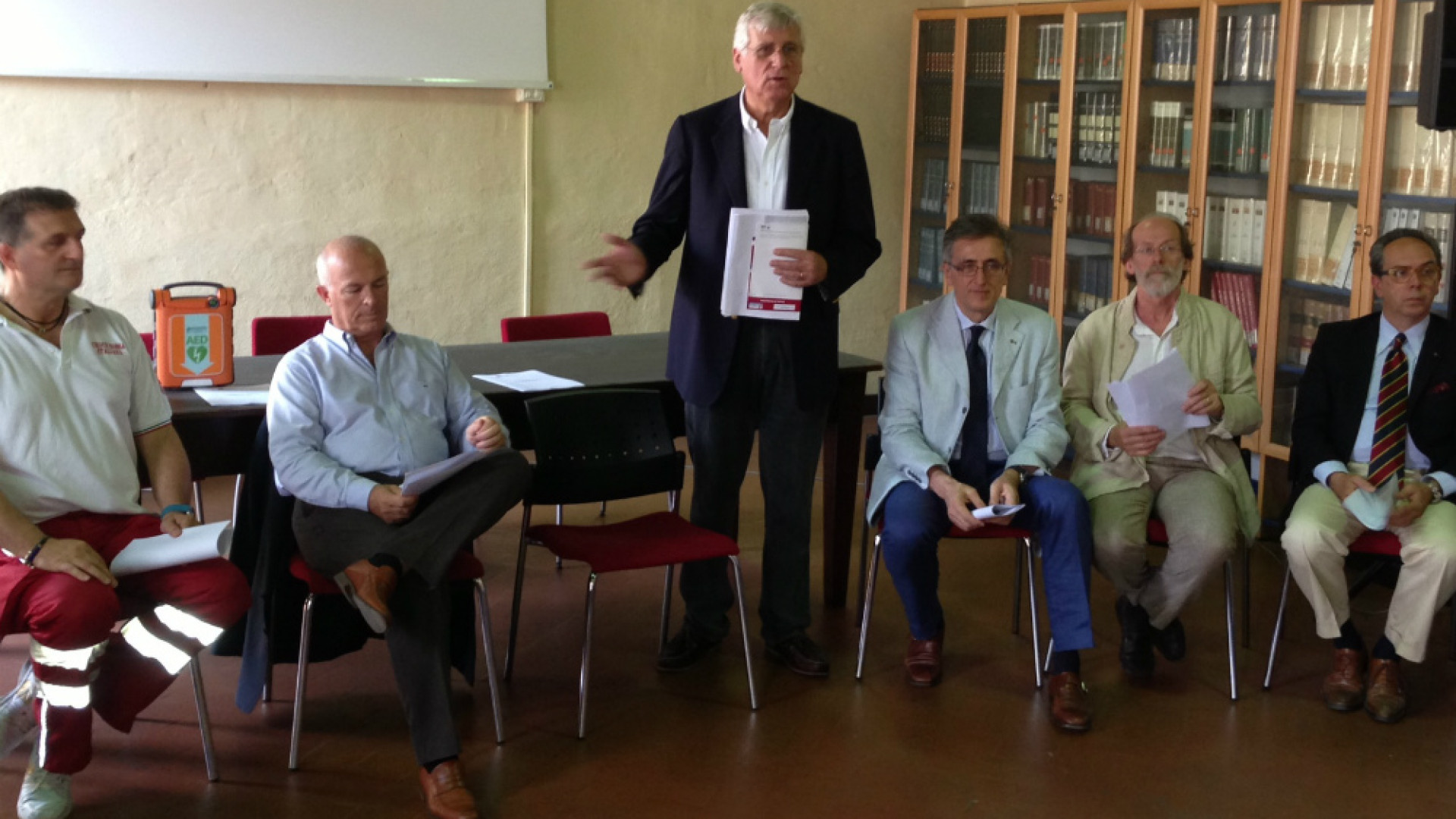 Immagine di Crema, venti postazioni di rianimazione in tutta la città con i defibrillatori del progetto “Crema Vita”