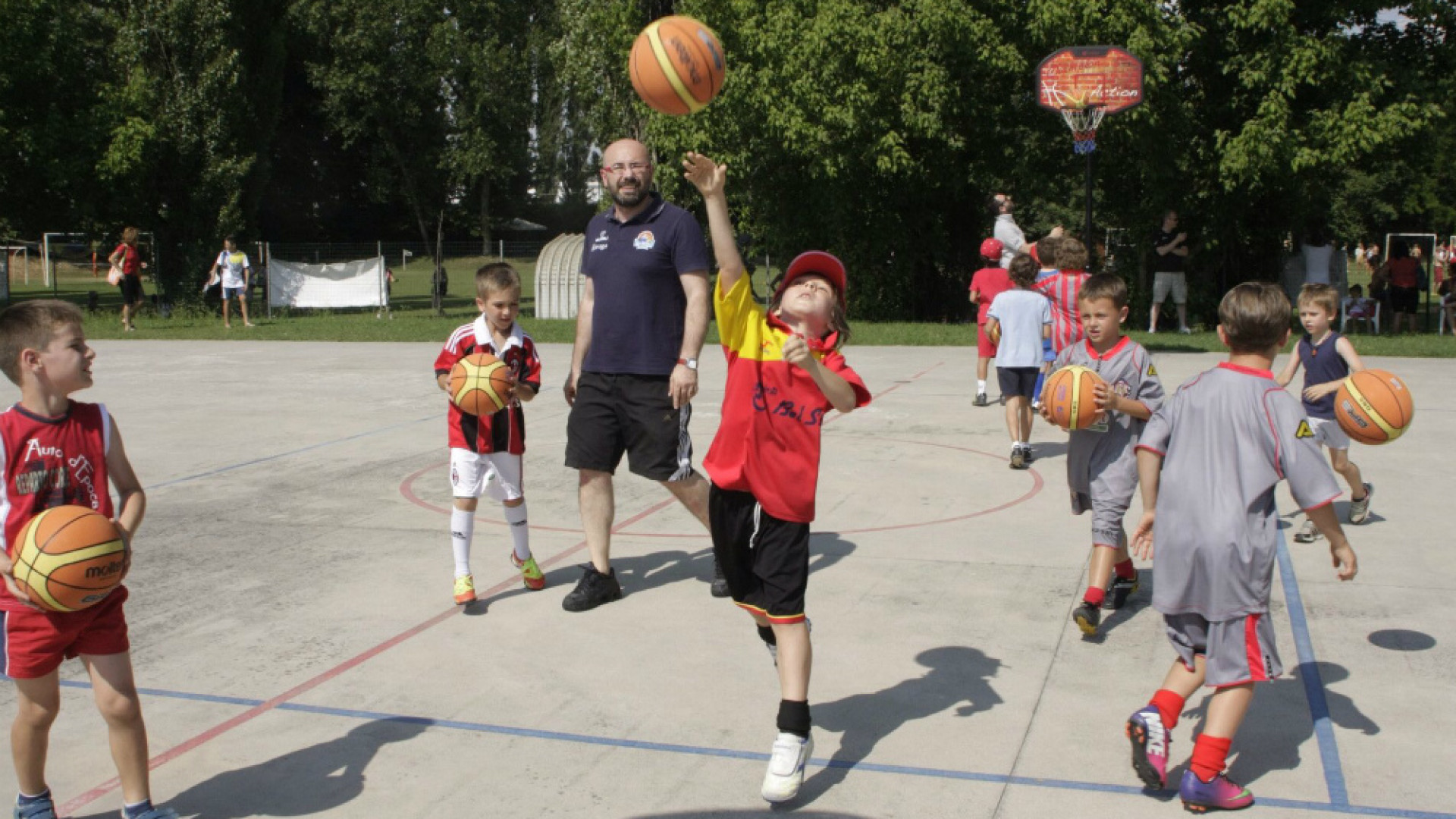 Immagine di Vita sul Po, oltre 100 bimbi alla Mec Sport Academy Sold out per la cena lunga un chilometro