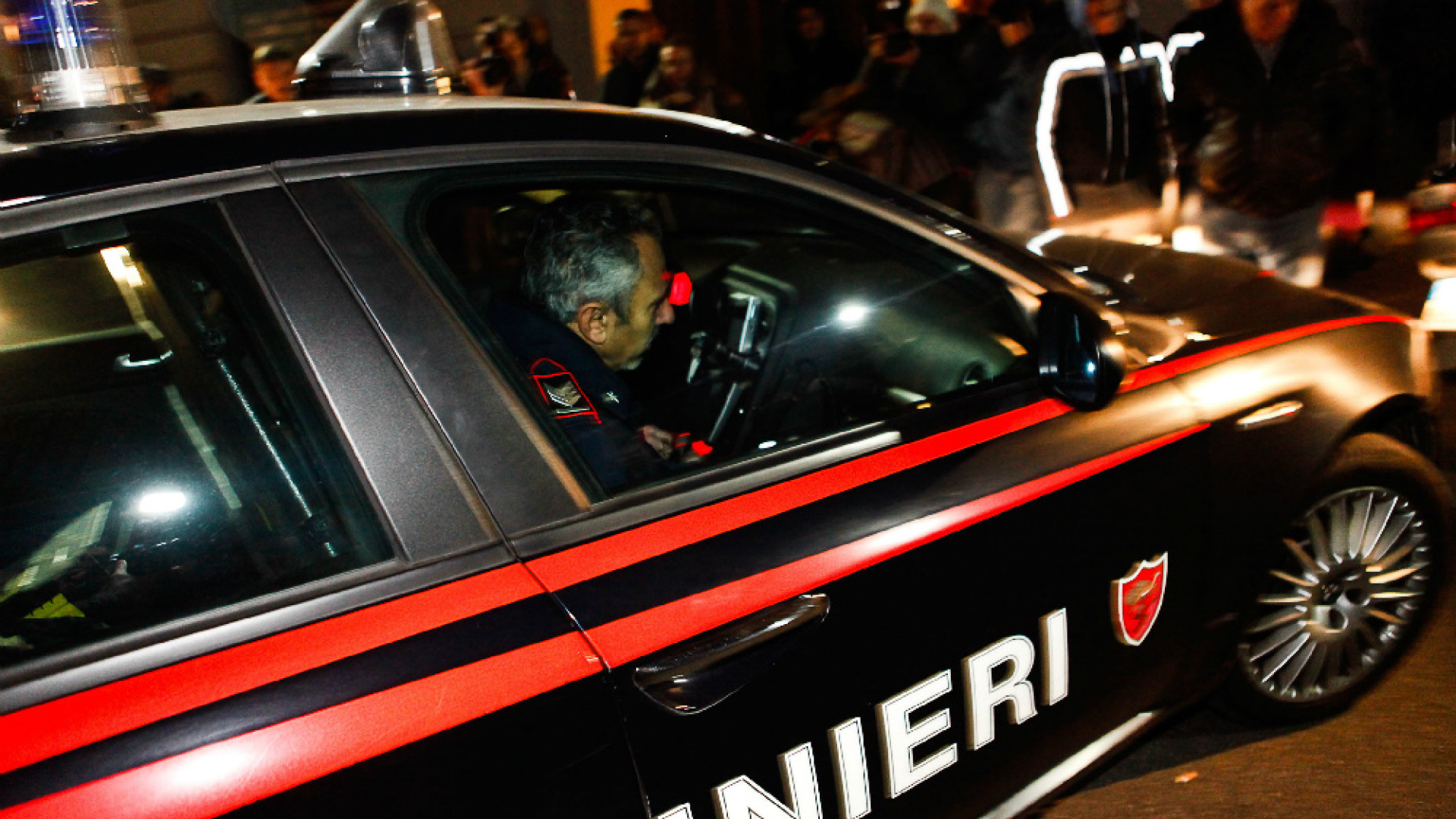 Immagine di Aggredisce una donna, caccia all'uomo dei carabinieri di Crema