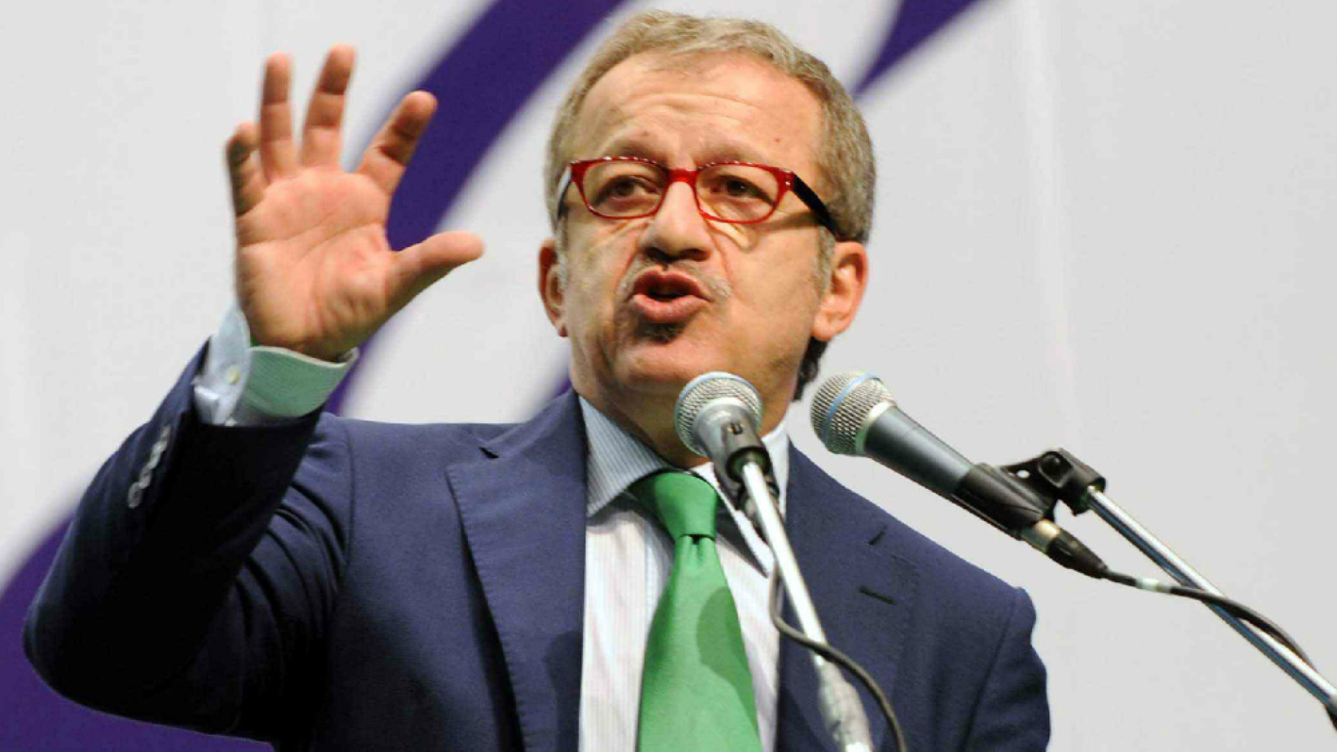 Immagine di Maroni: ridurremo le tasse per aiutare le imprese