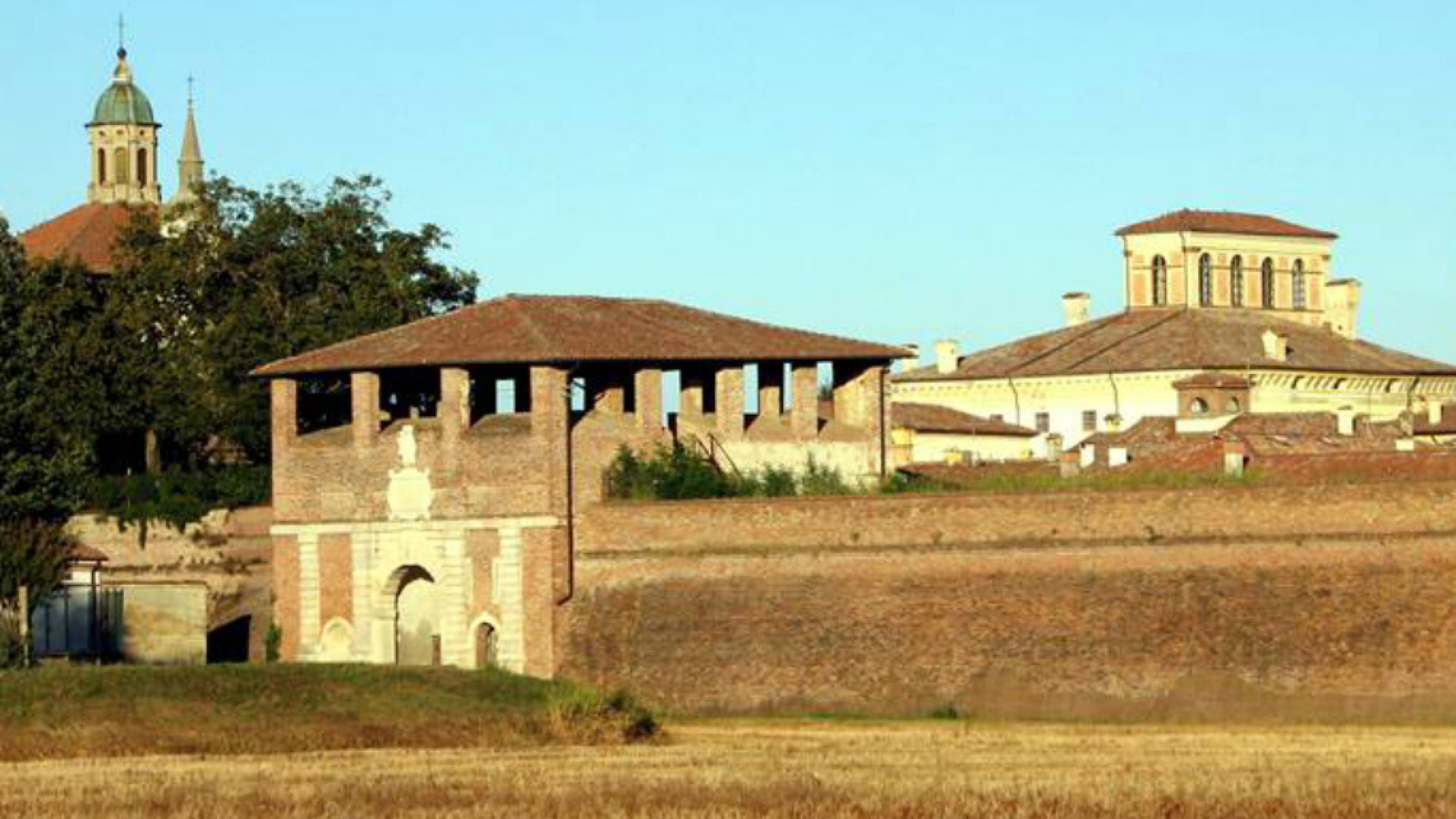 Immagine di Ferragosto da turisti a Sabbioneta,  monumenti aperti per ferie