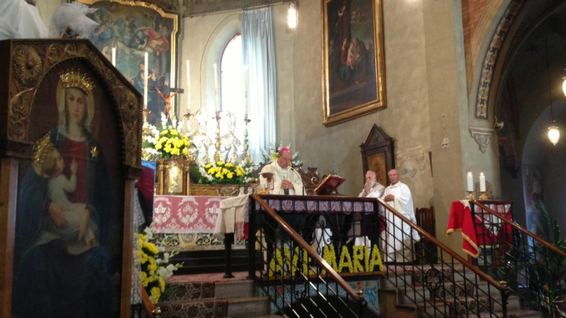 Immagine di Devozione a Casalmaggiore gremito il santuario della Fontana