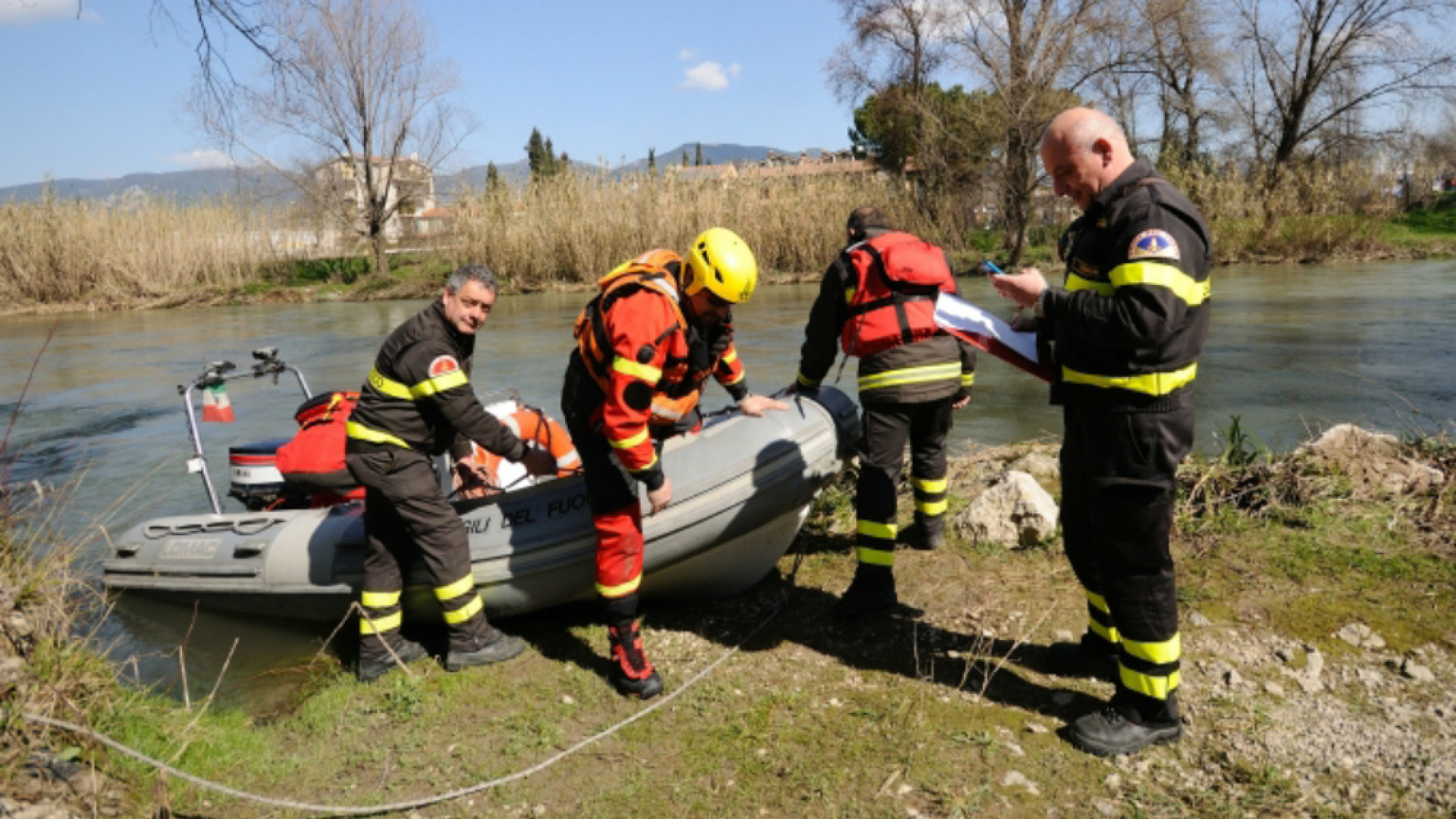Immagine di Rischia di annegare nell'Adda 19enne in prognosi riservata