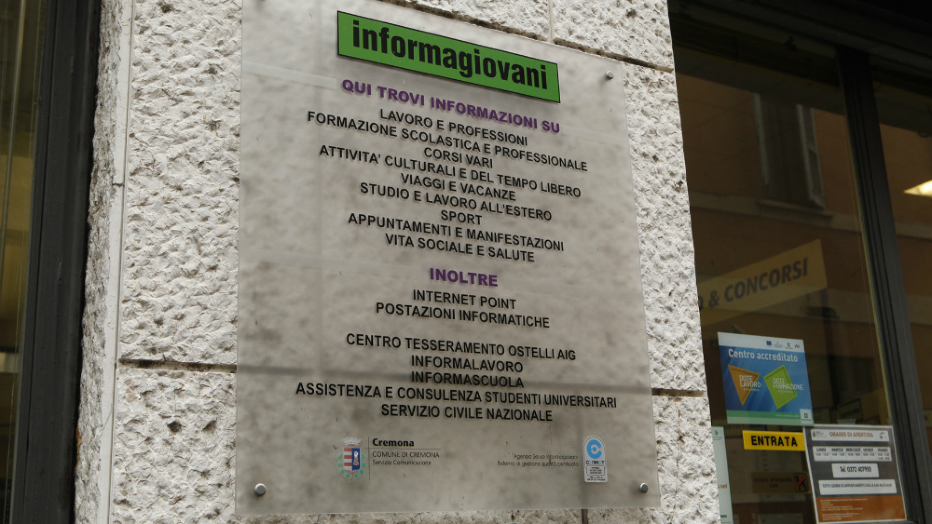 Immagine di Informagiovani, nuova raffica di bandi e concorsi