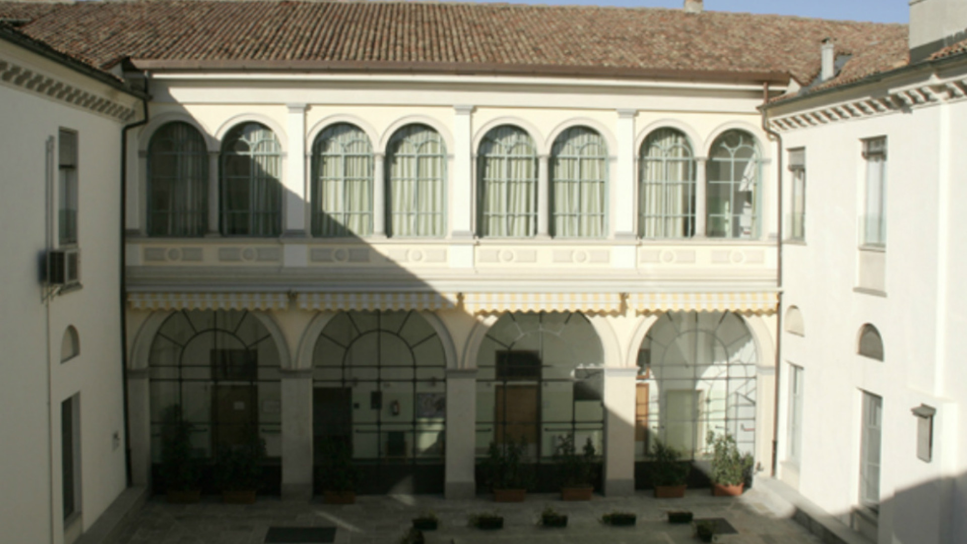 Immagine di "Raccontare per vivere" generazioni a confronto