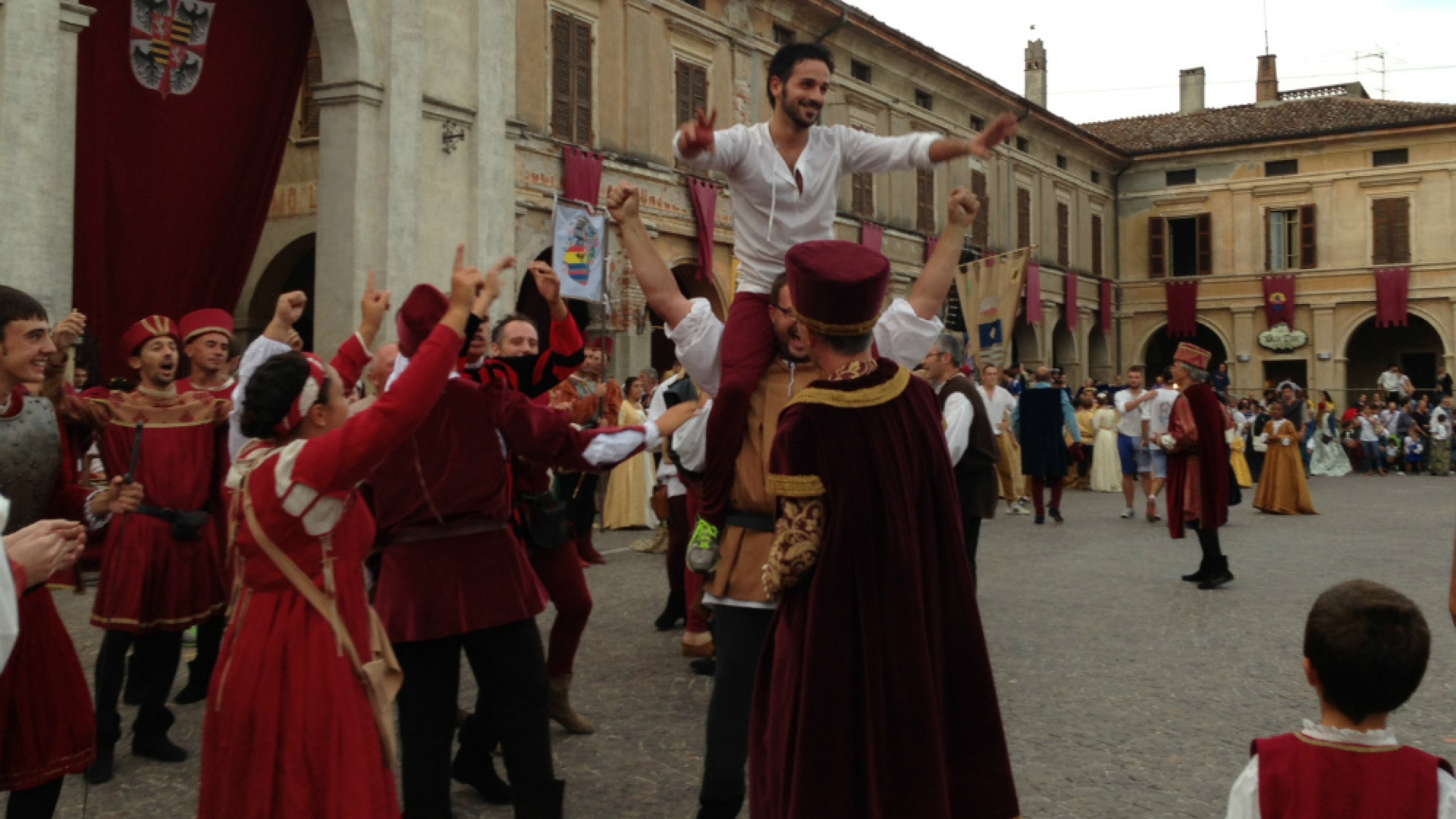Immagine di Alla contrada San Bernardino il Palio di Isola Dovarese