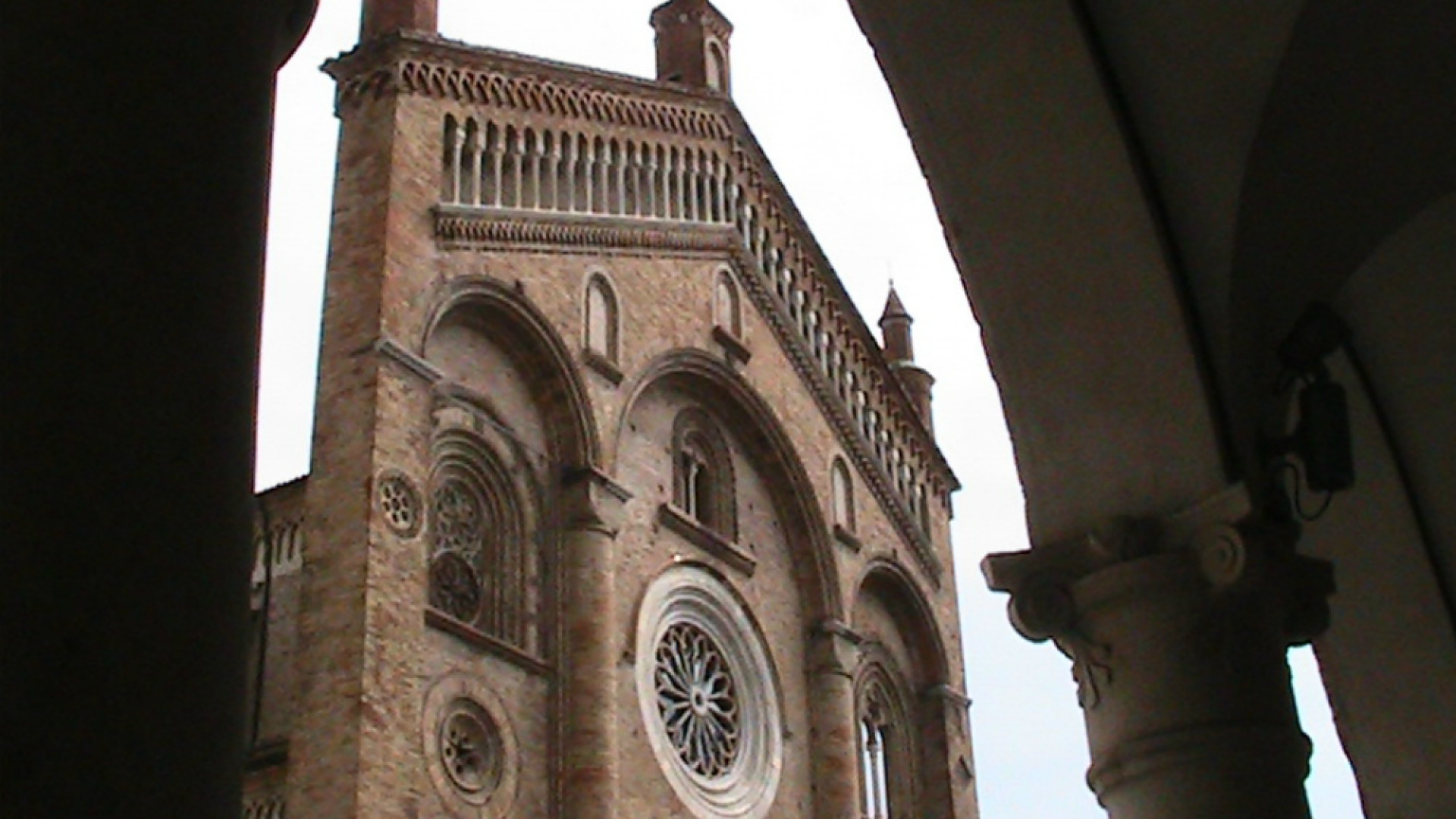 Immagine di Duomo di Crema  l'apertura slitta a Natale