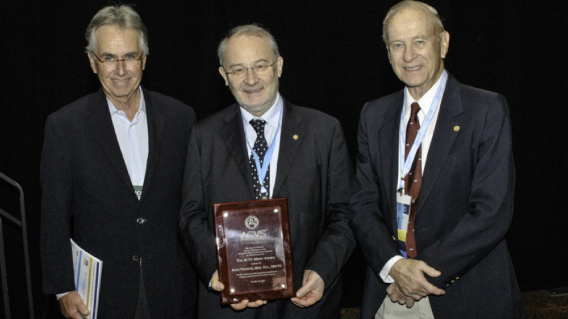 Immagine di Cerimonia ufficiale negli Stati Uniti: il veterinario cremonese Aldo Vezzoni ha ricevuto il Merit Award Acvs