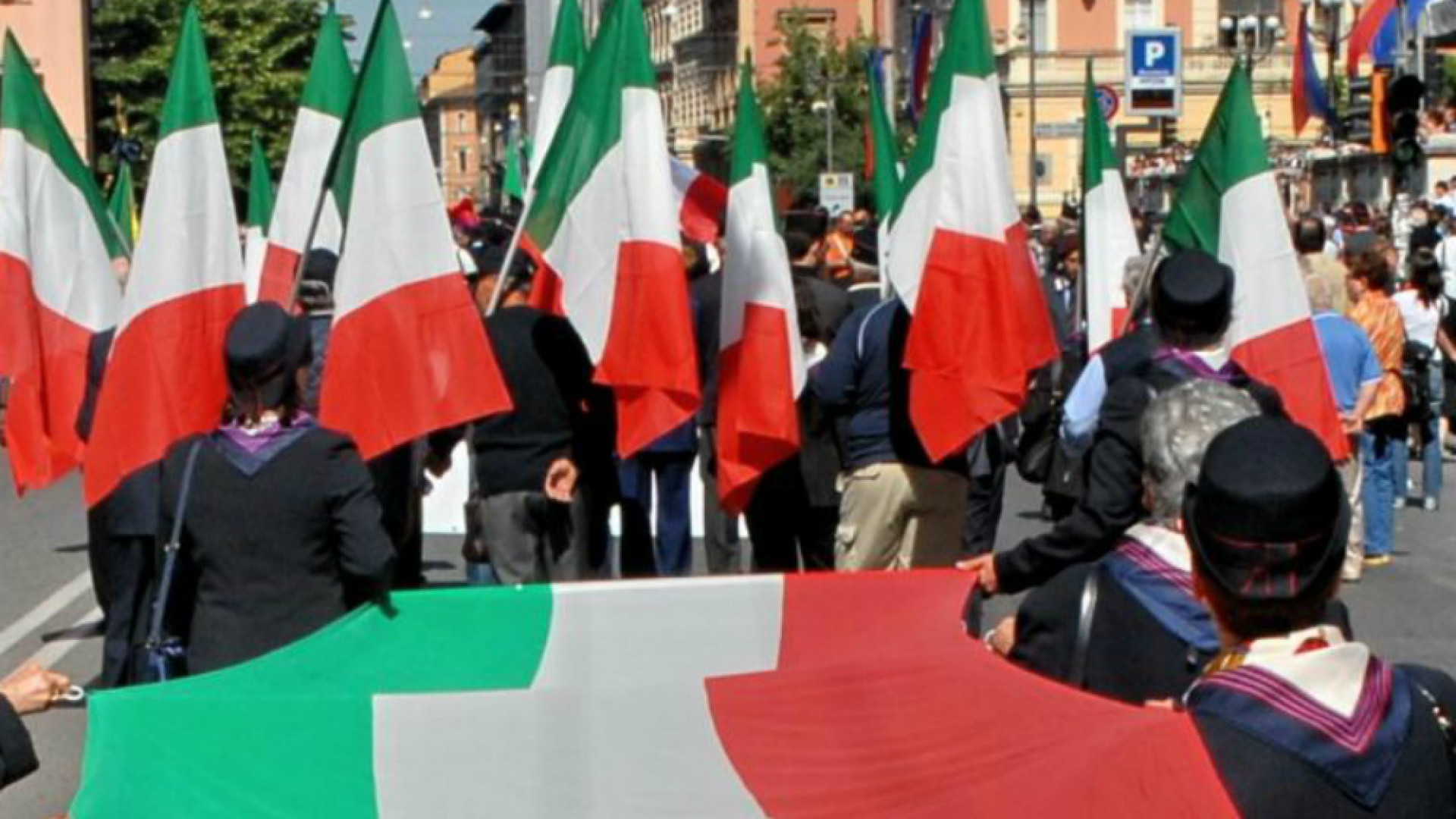 Immagine di Celebrazioni del 2 e 4 novembre Il ricordo dei caduti al cimitero Civico e festa dell'Unità d'Italia in piazza del Comune