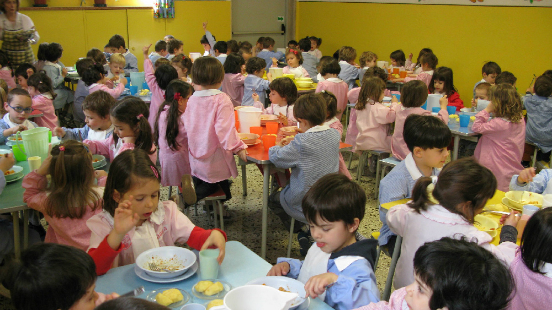Immagine di Sulle tavole dei poveri il cibo non consumato a scuola
