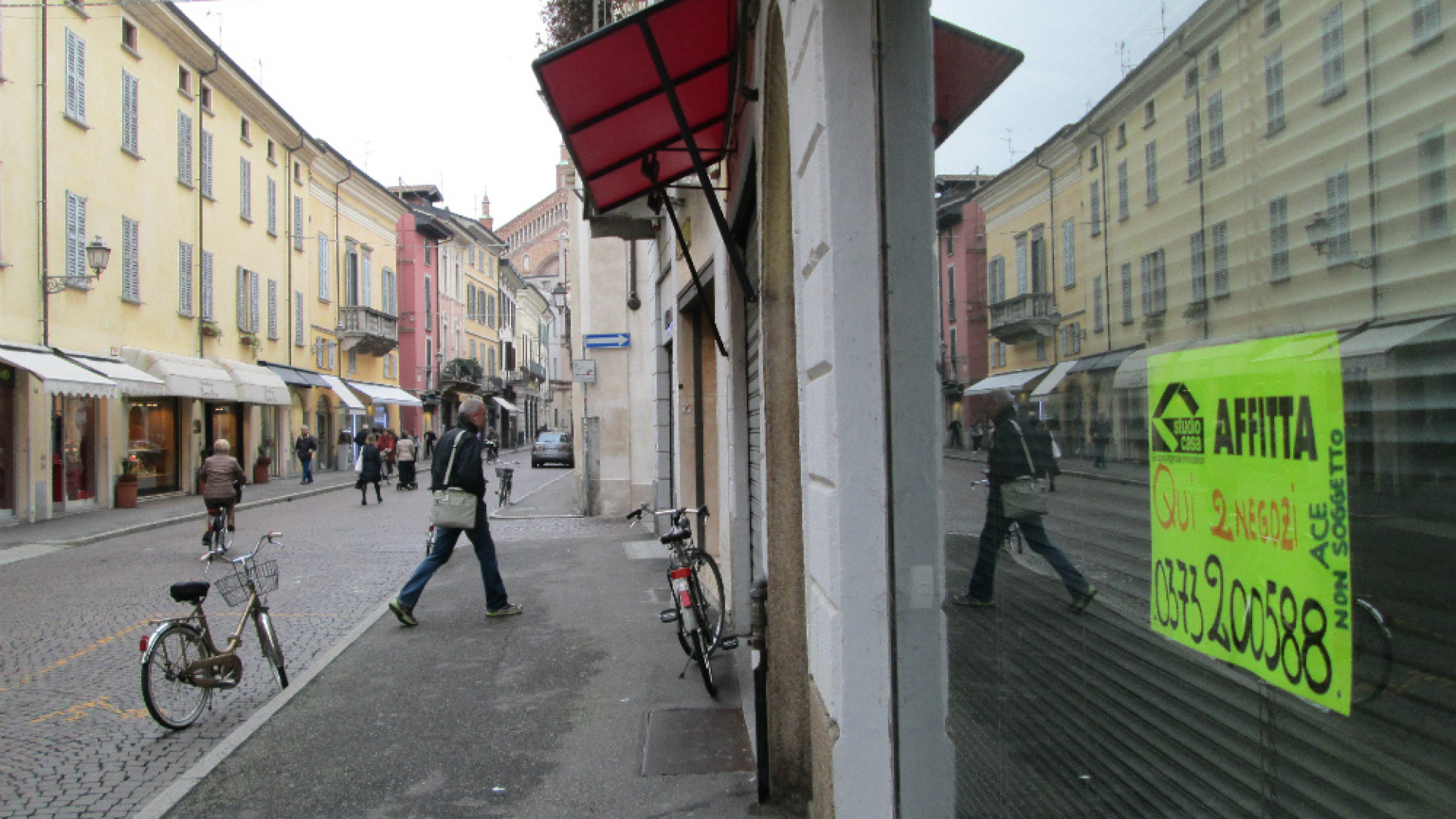 Immagine di Crema, centro storico salvato dal franchising Le grandi catene sono la soluzione per i giovani