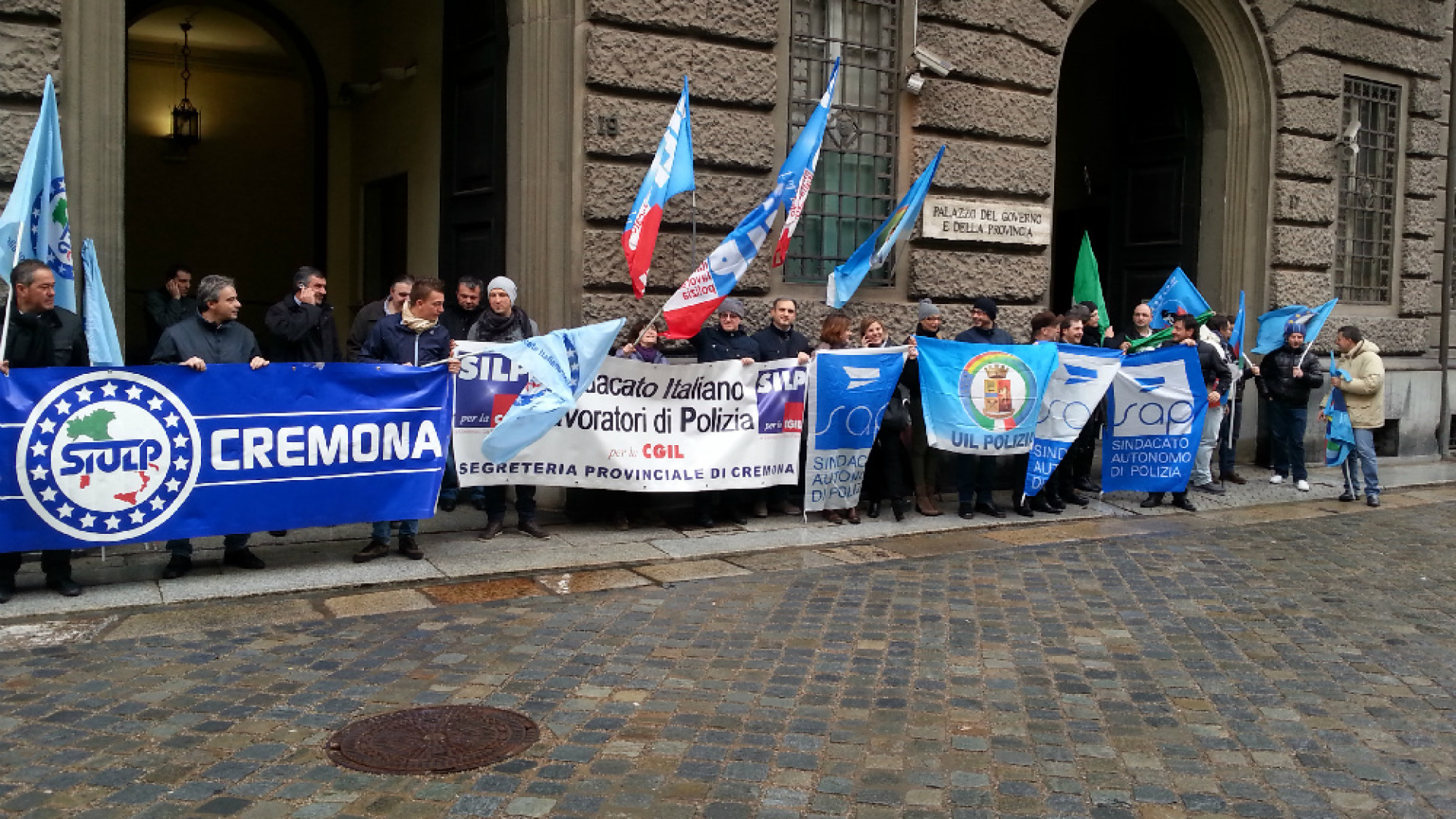 Immagine di Polizia, manifestazione contro la legge di stabilità: «Dannosa e iniqua»