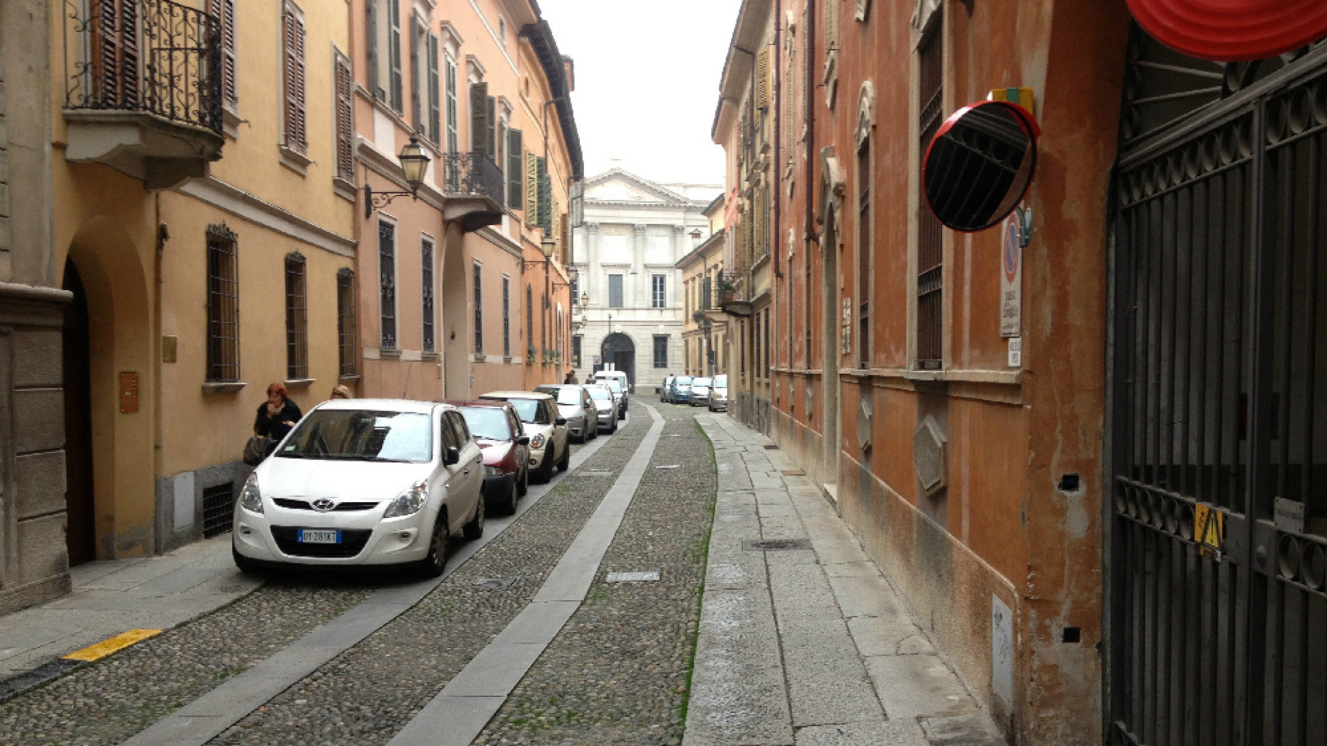 Immagine di Via Beltrami, la protesta sul parcheggio selvaggio