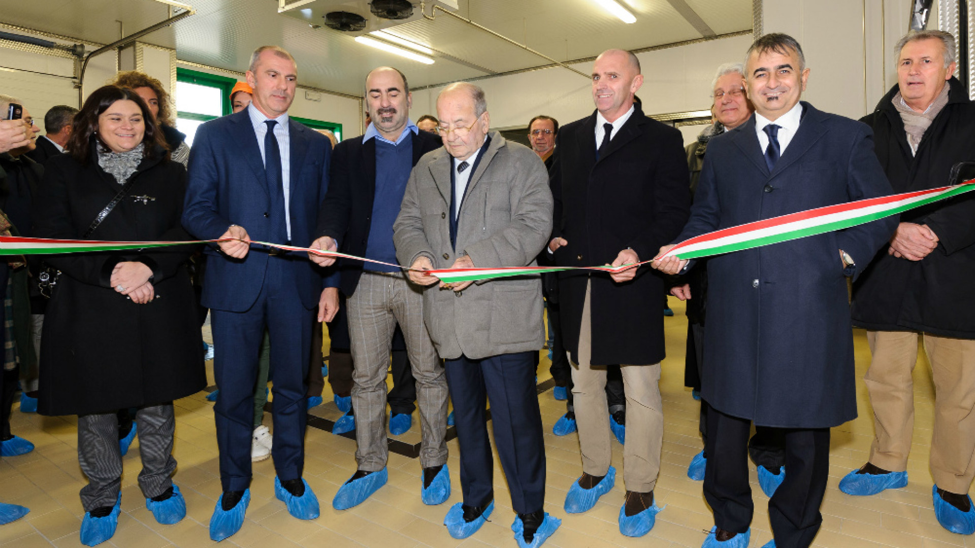 Immagine di La Famiglia Ferraroni inaugura il Punto Vendita Gastronomico Càdellora
