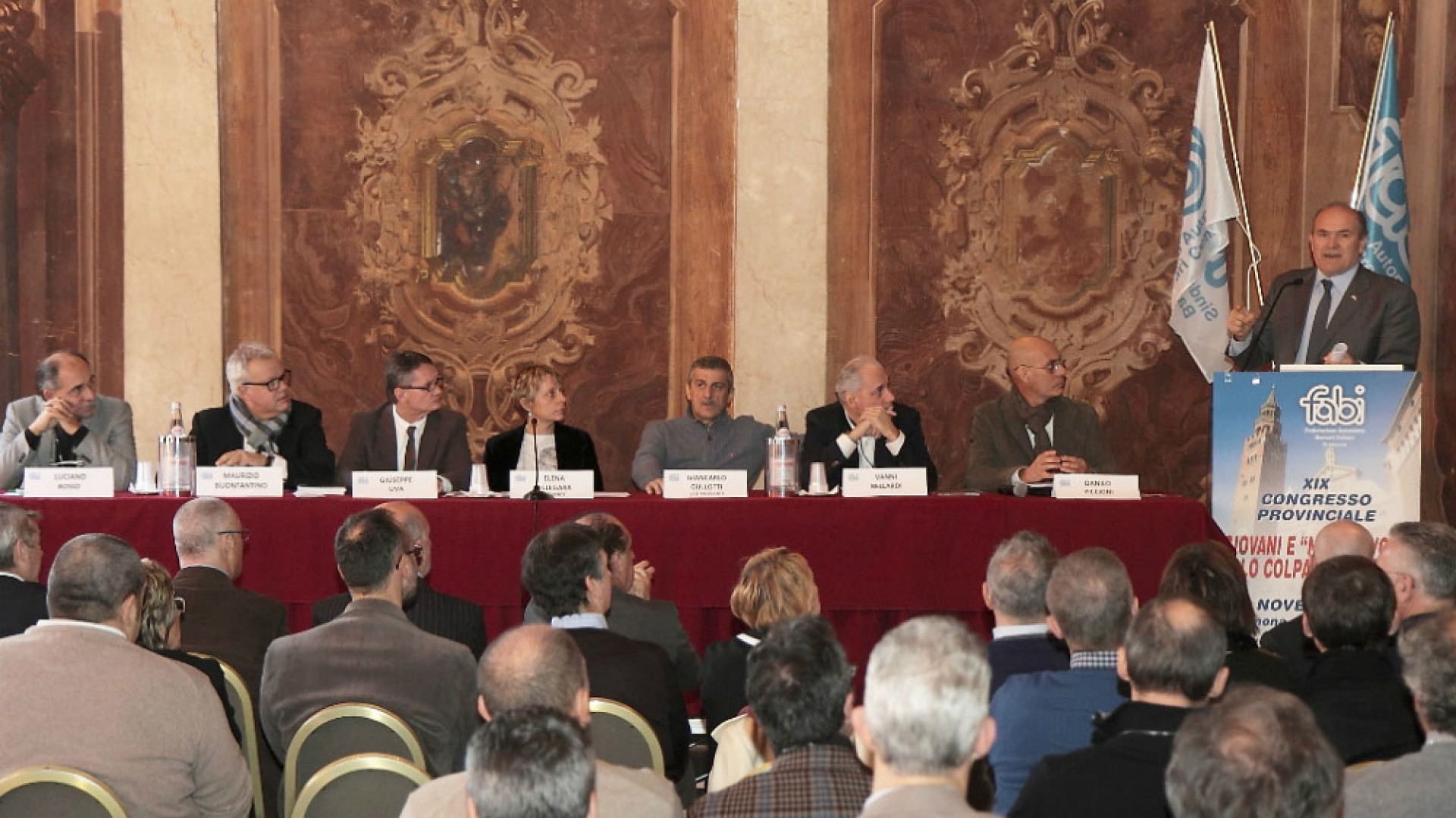 Immagine di Banche, in provincia scendono filiali e dipendenti