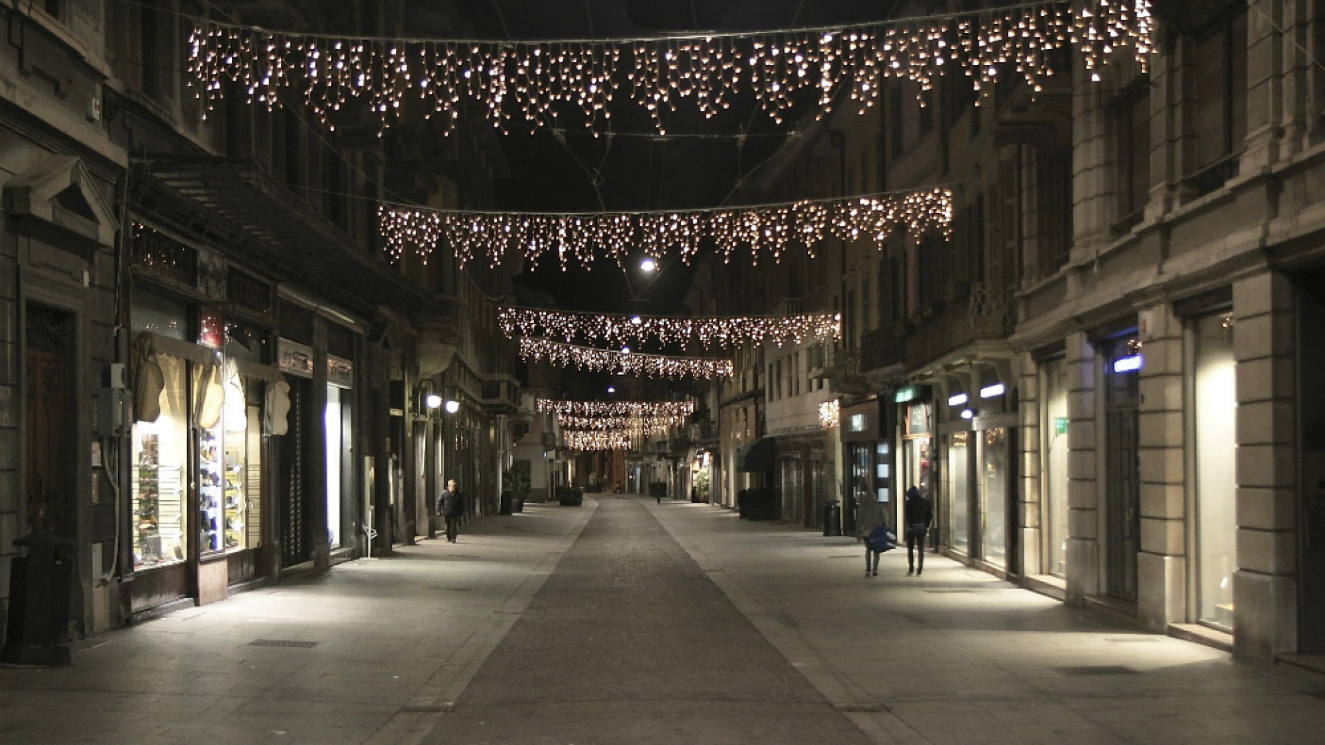 Immagine di Natale in città, si può dare di più