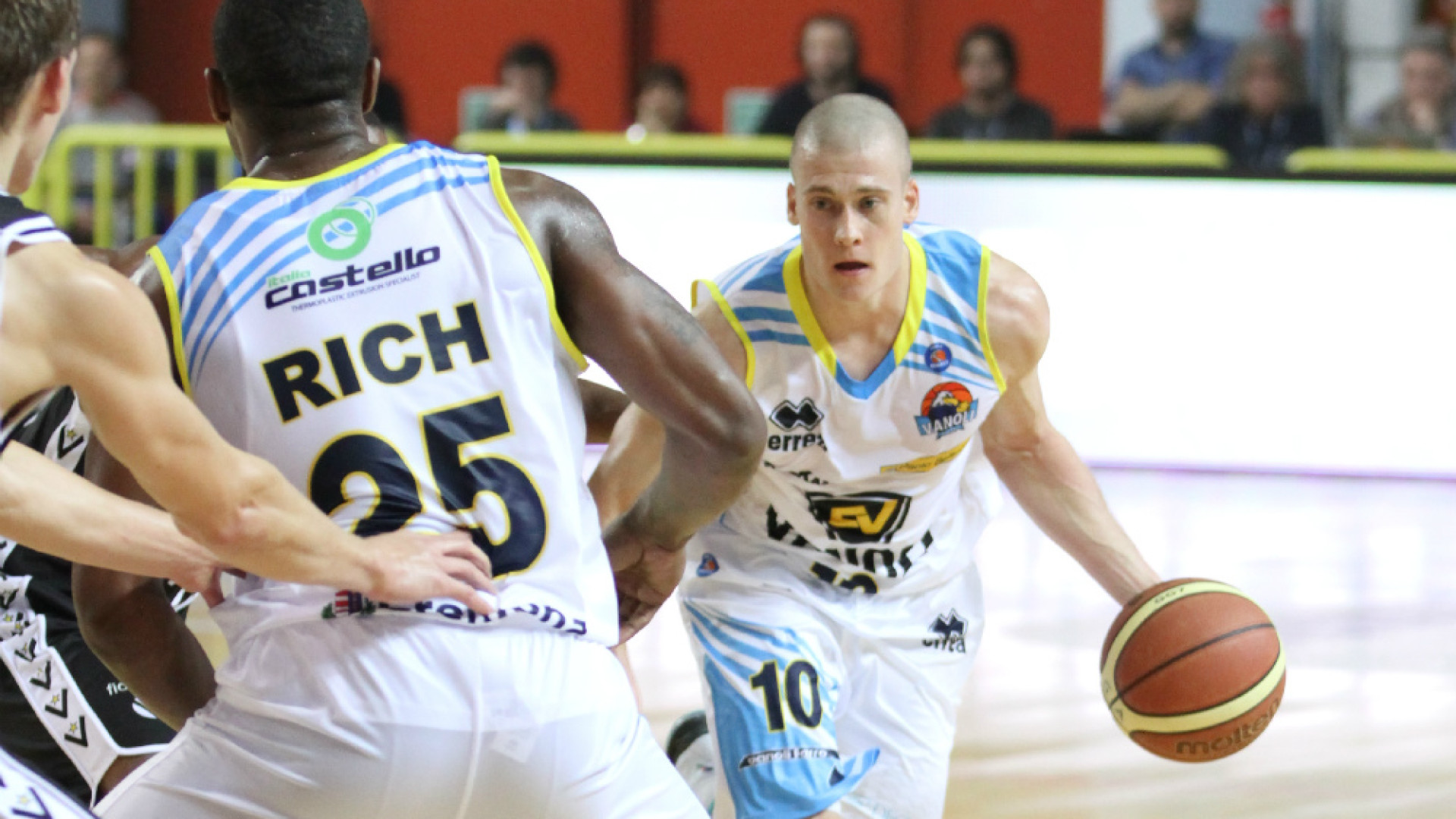 Immagine di Vanoli gagliarda, ma con Milano non basta 81-66