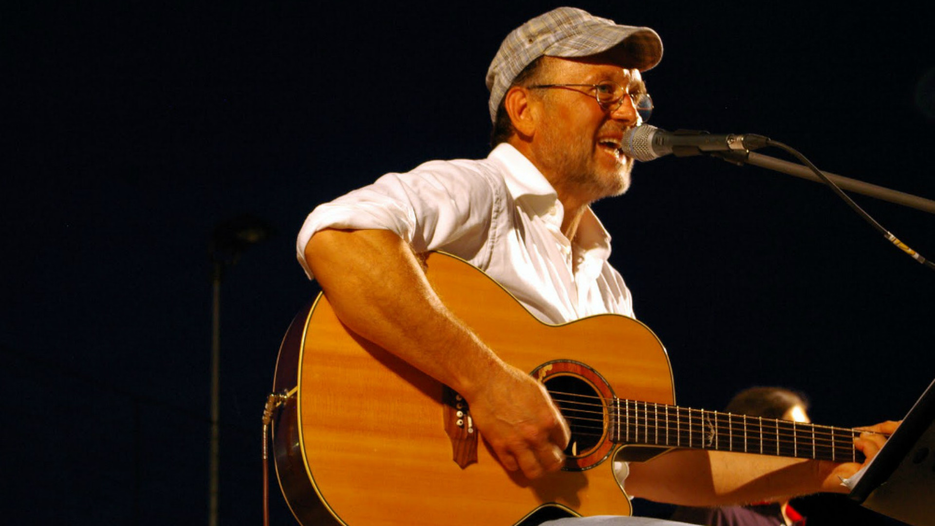 Immagine di Gio Bressanelli ripercorre "Anime salve" l'ultimo album di De Andrè a Romanengo serata a sostegno di due associazioni