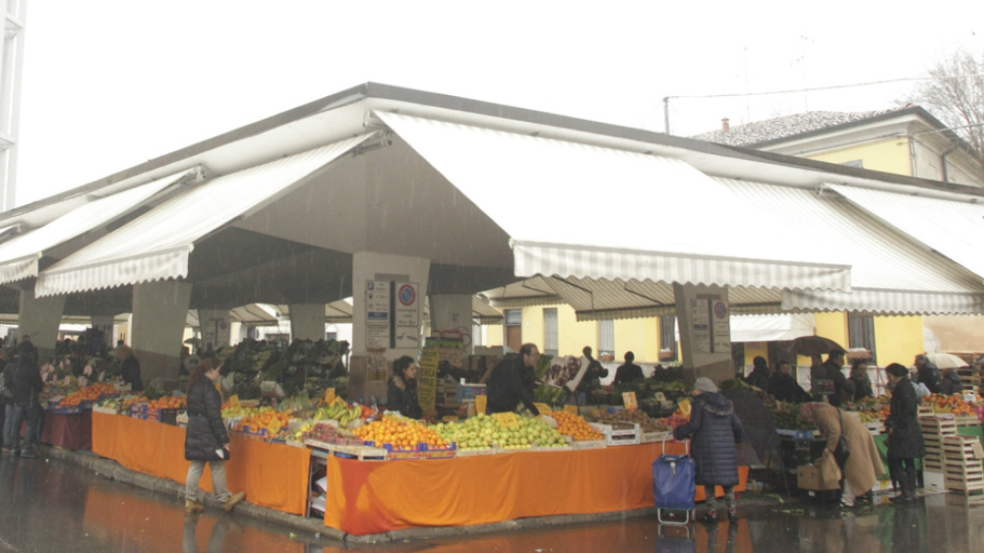 Immagine di Crema, ambulanti verso la serrata Tre giorni di protesta contro il caro tasse