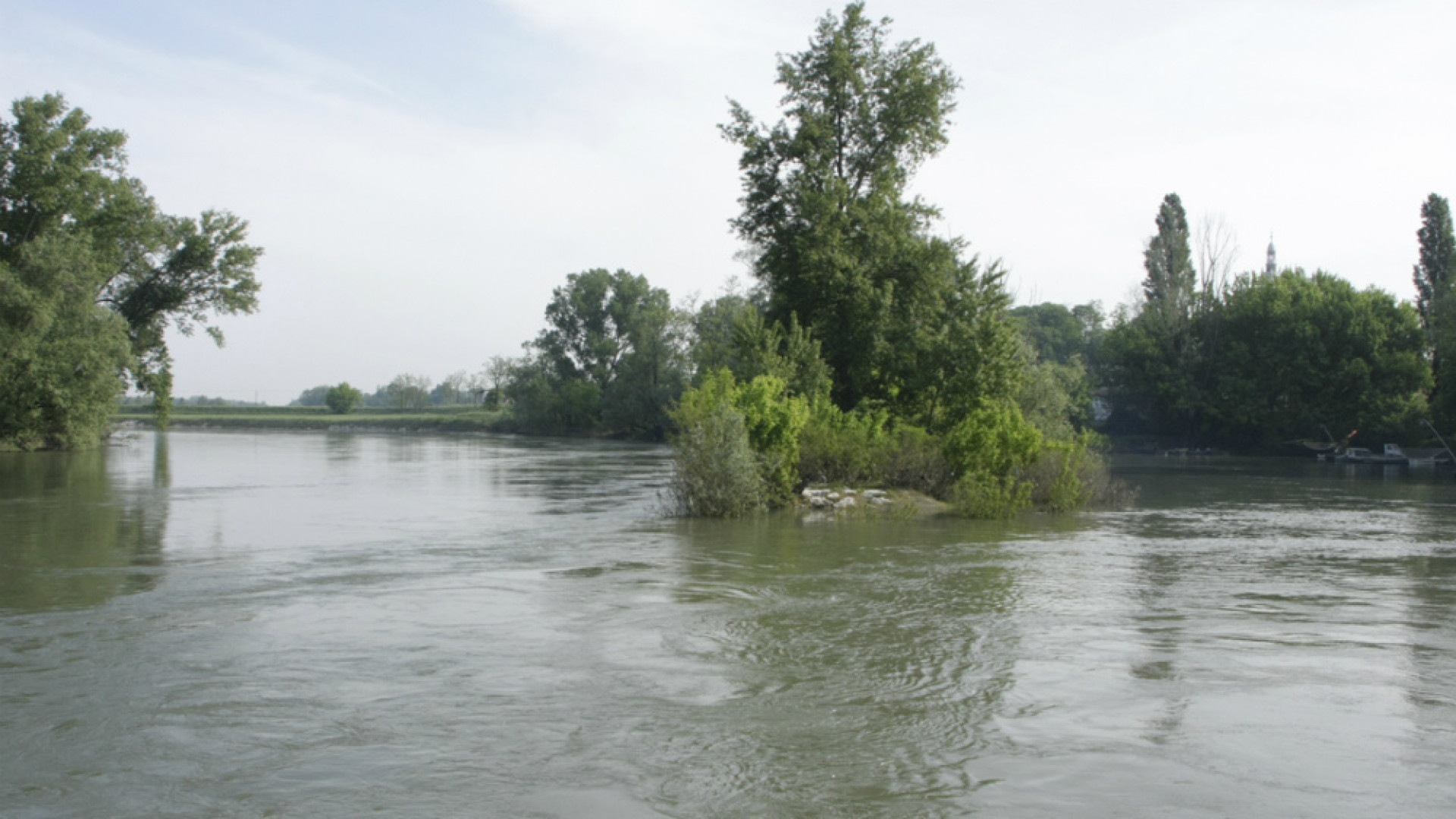Immagine di Adda, l'allarme di Coldiretti: fiume “amputato” dalla maxi centrale e con la falda più alta si teme l’effetto palude