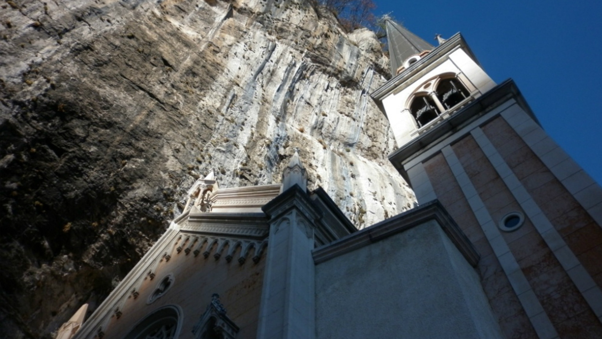 Immagine di Un Santuario nella roccia